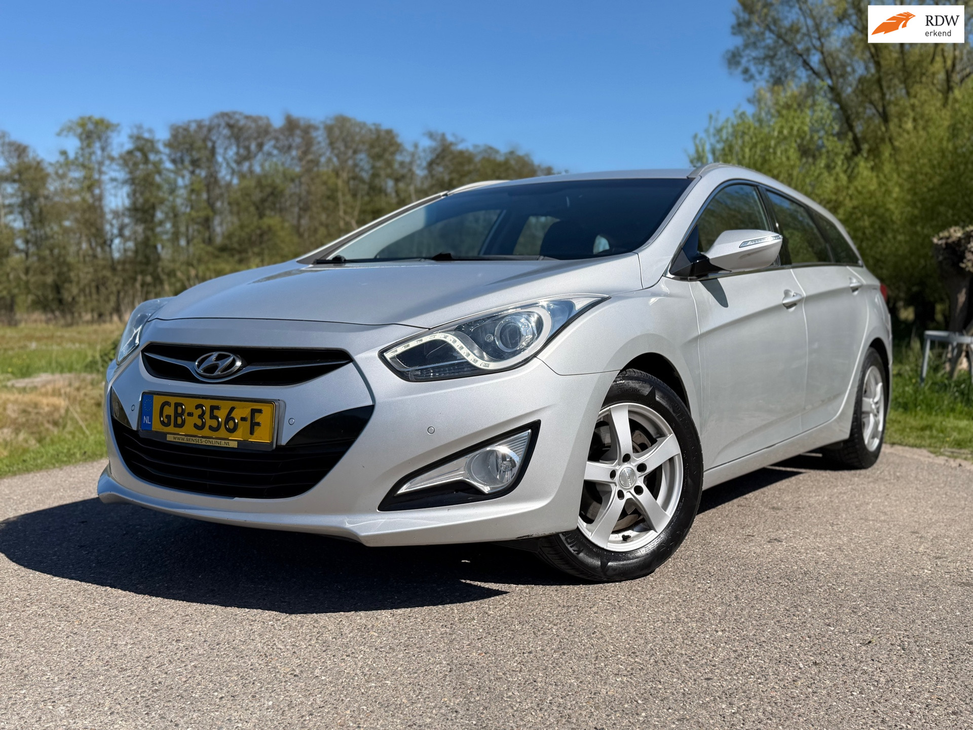 Hyundai I40 1.6 GDI Blue i-Drive / Navigatie / Airco / Stoelverwarming / LM Velgen / 2012 - voorkant