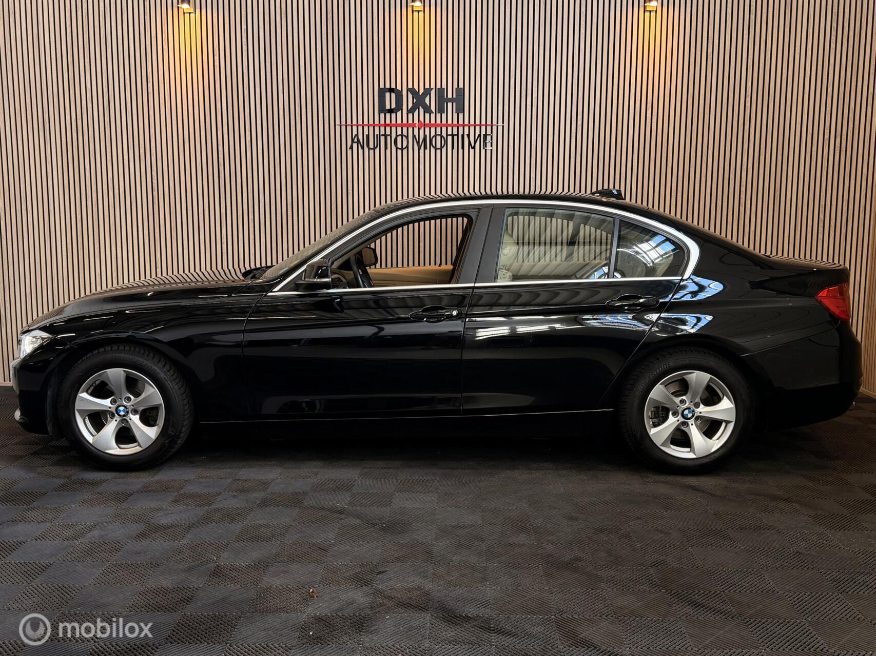 Foto van BMW 320i Ed