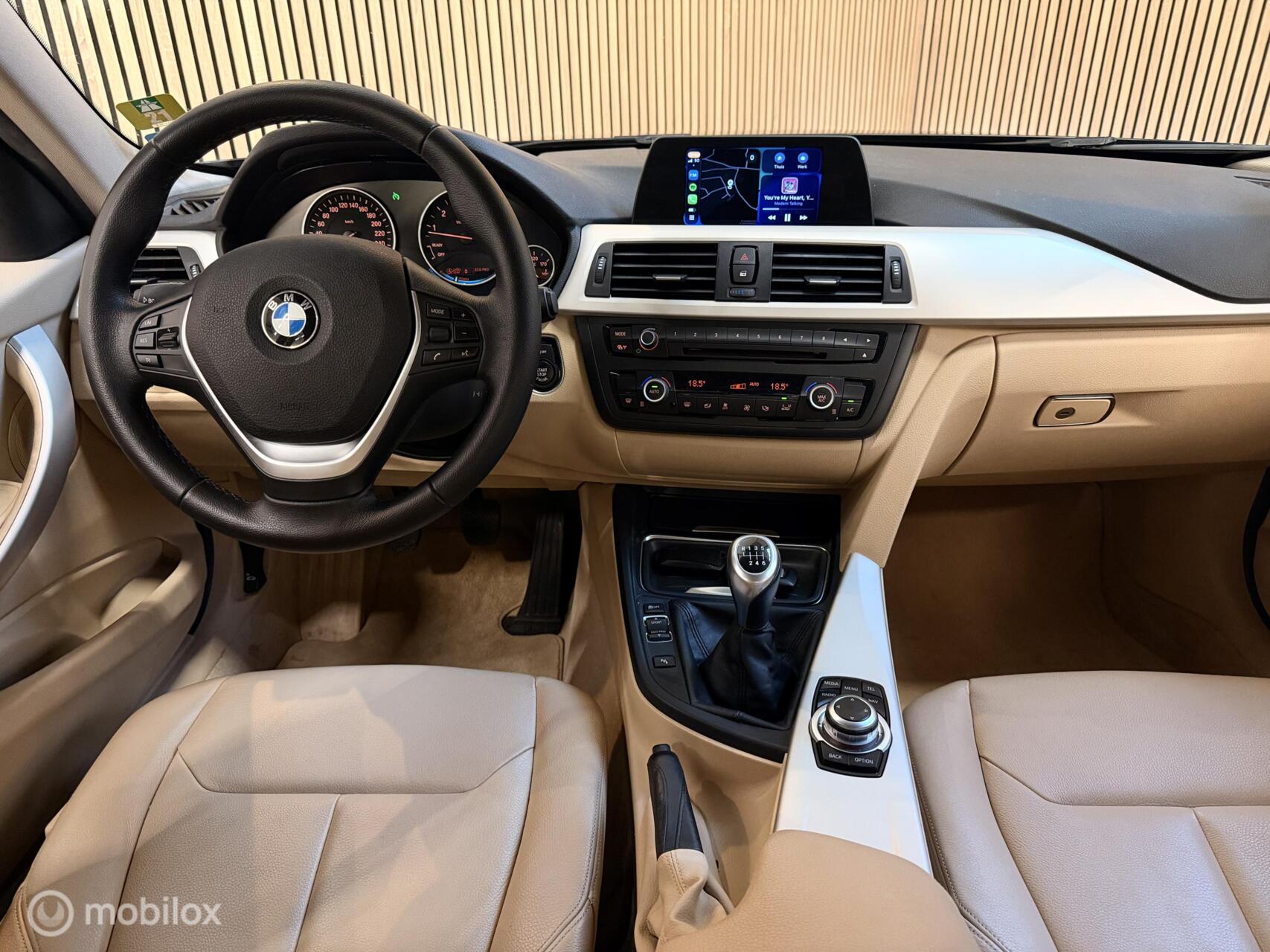 Foto van BMW 320i Ed