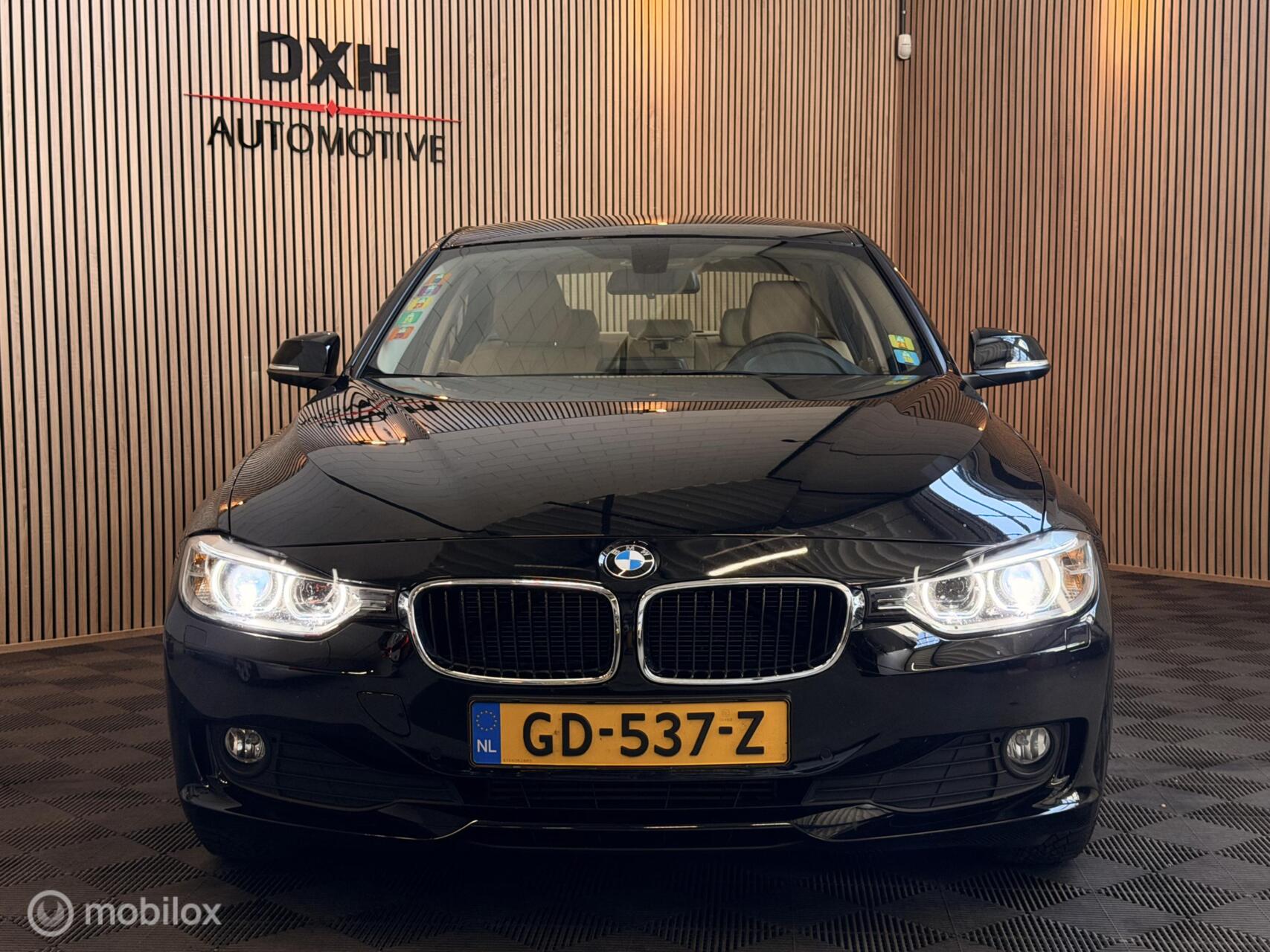 Foto van BMW 320i Ed