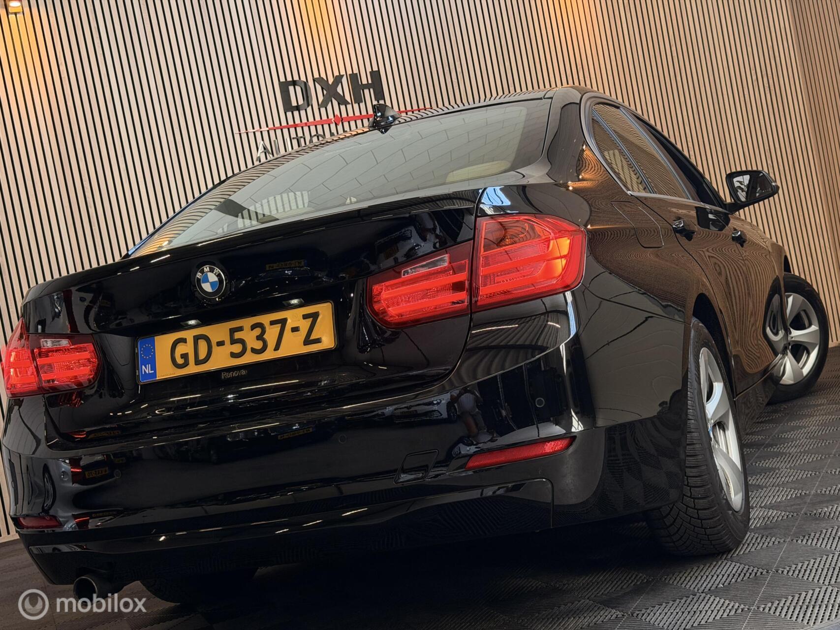 Foto van BMW 320i Ed