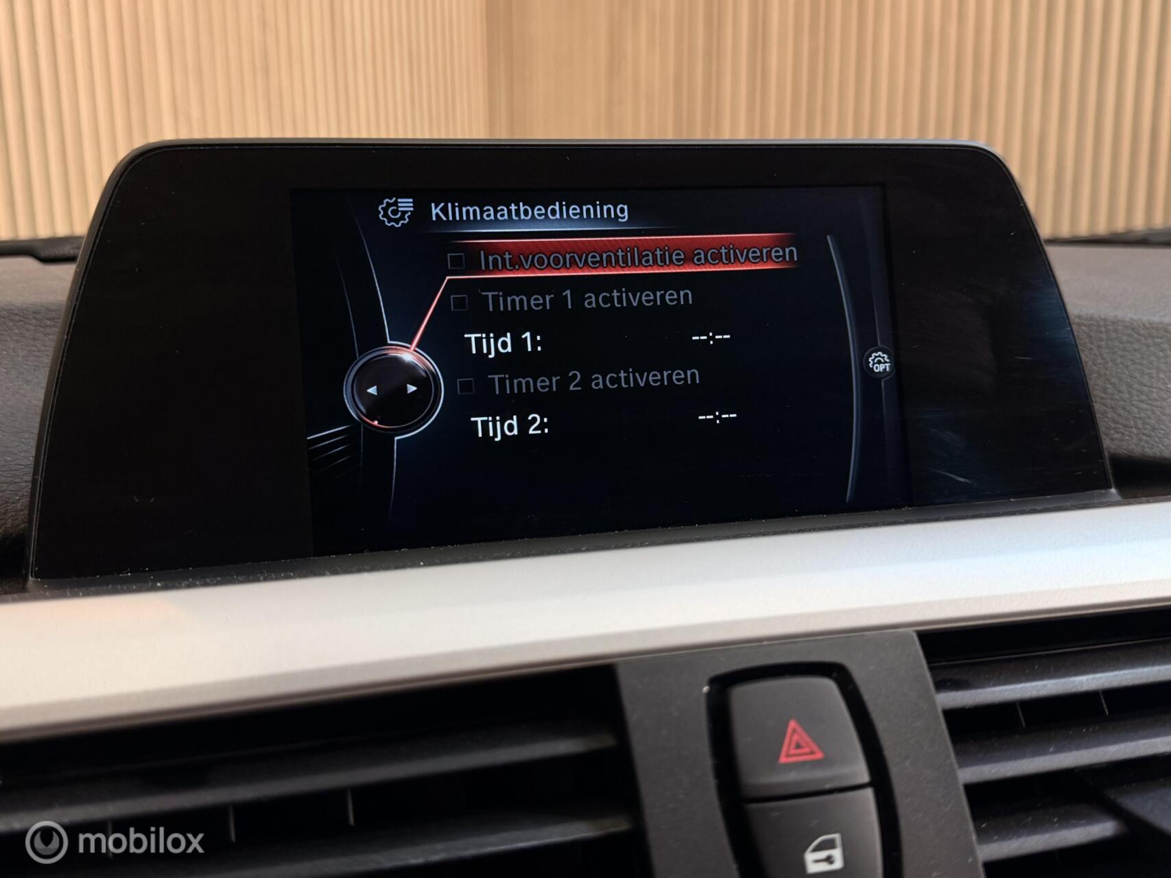Foto van BMW 320i Ed