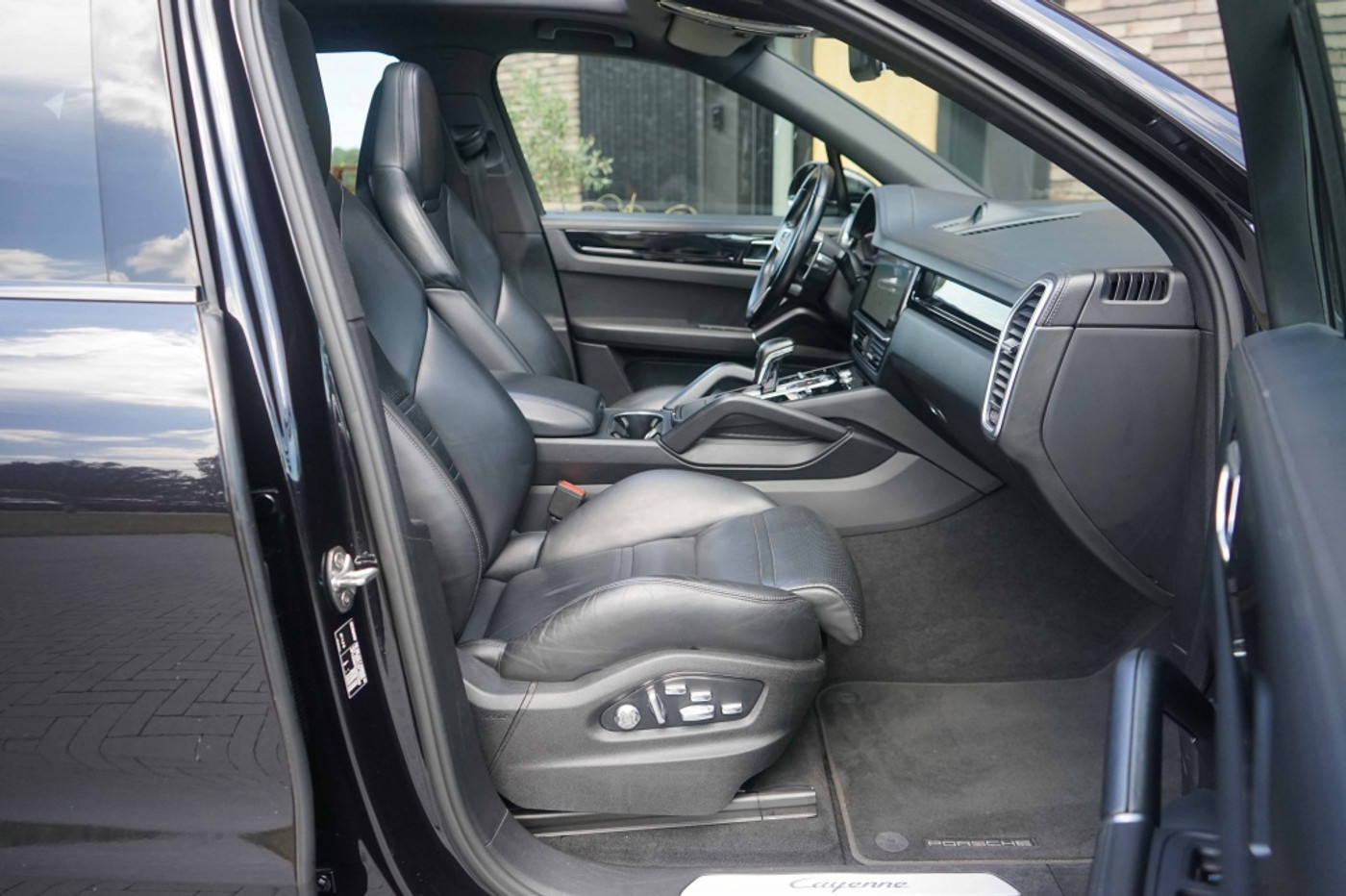 Foto van Porsche Cayenne E-hybrid