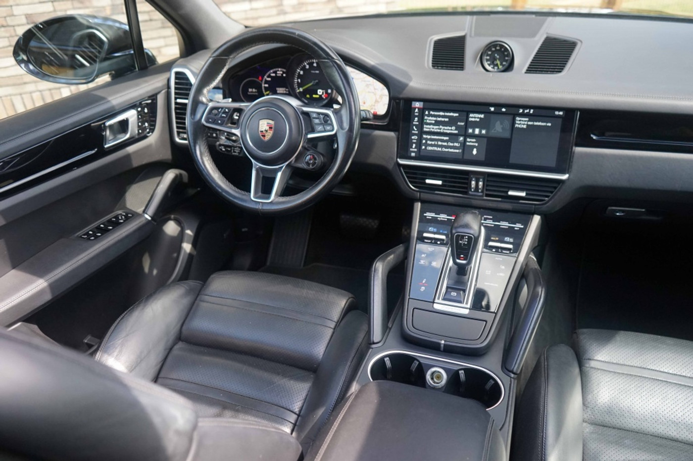 Foto van Porsche Cayenne E-hybrid