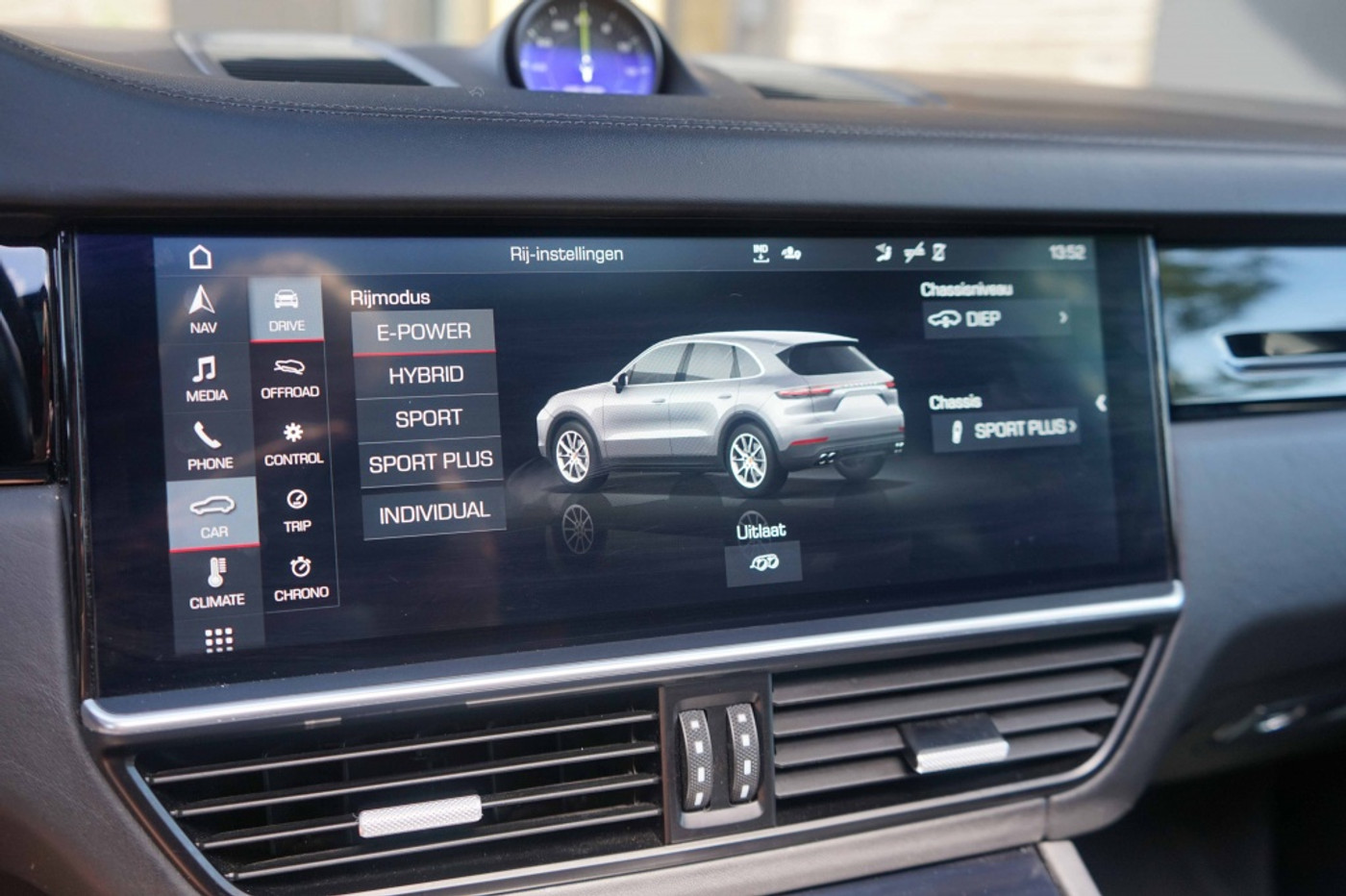 Foto van Porsche Cayenne E-hybrid