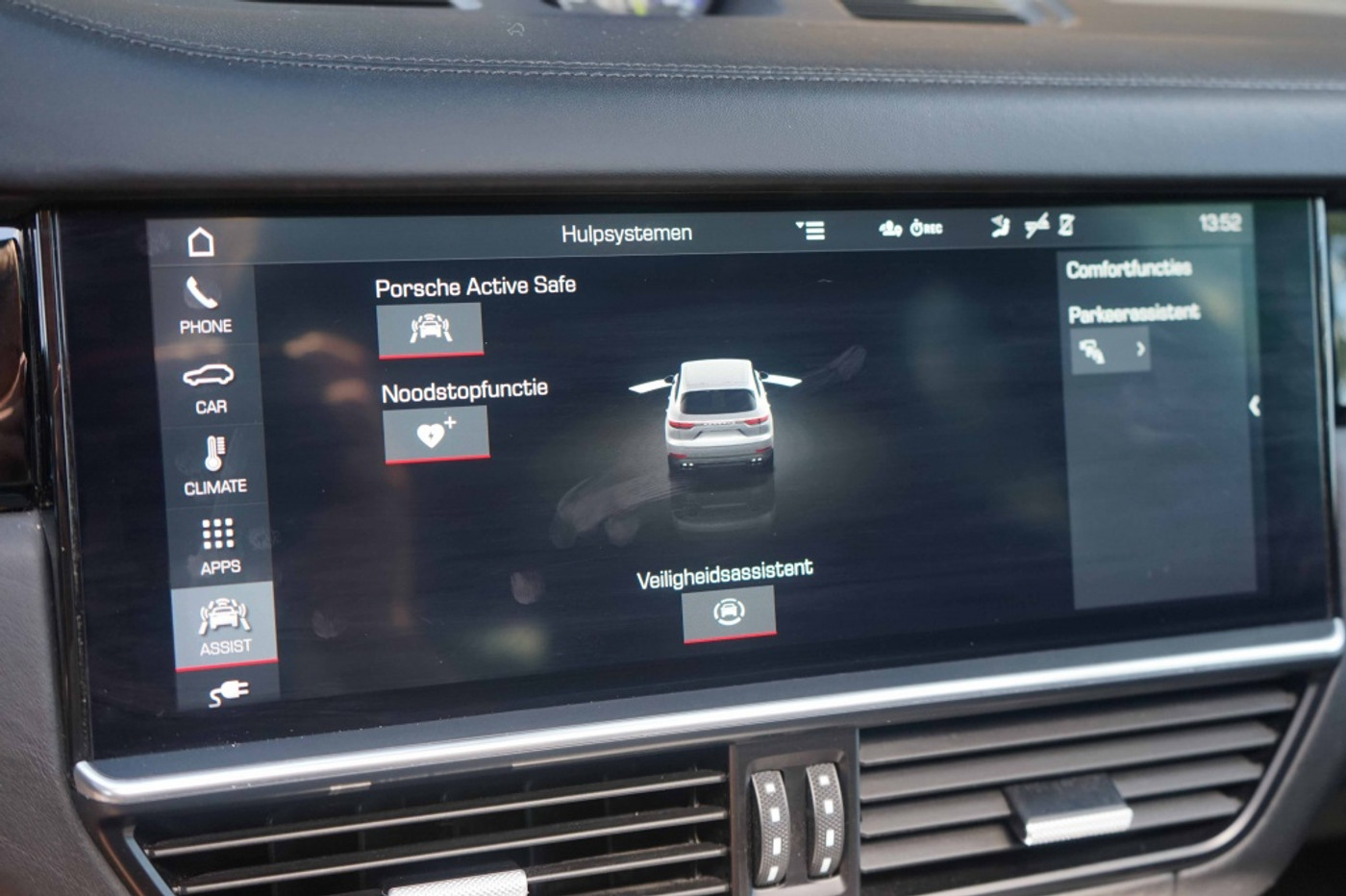 Foto van Porsche Cayenne E-hybrid
