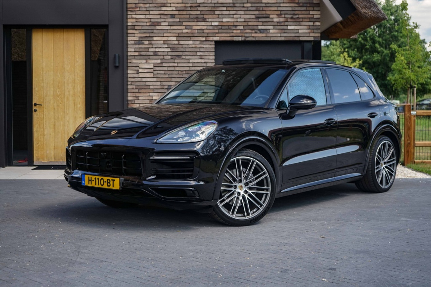 Porsche Cayenne E-hybrid 3.0 E-Hybrid V6 Pano/Bose/Sport-Chrono/360/trkhk 2020 - voorkant