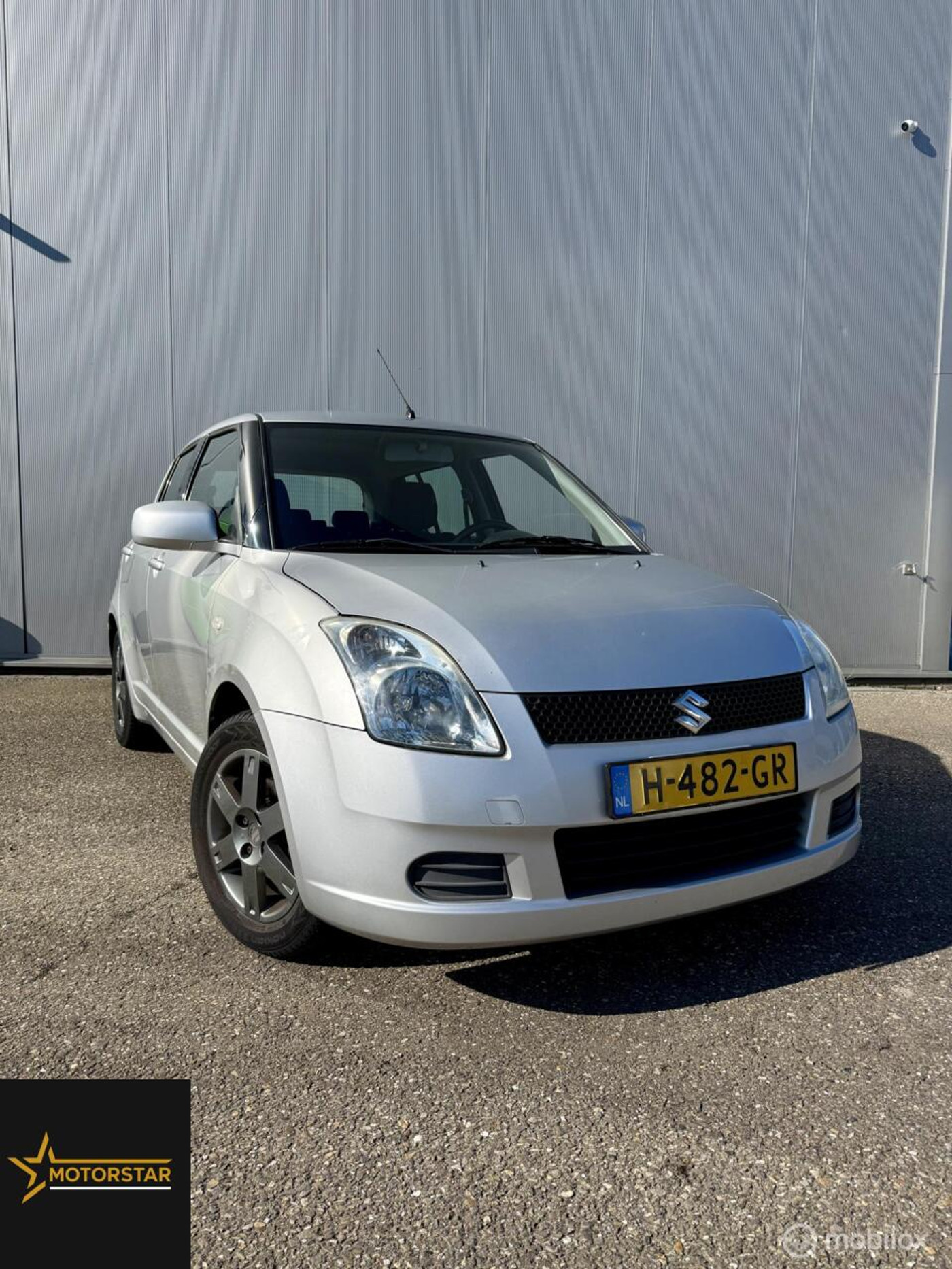 Suzuki Swift 1.3 GA -  Airco - Bluetooth - 5 Deurs 2005 - voorkant