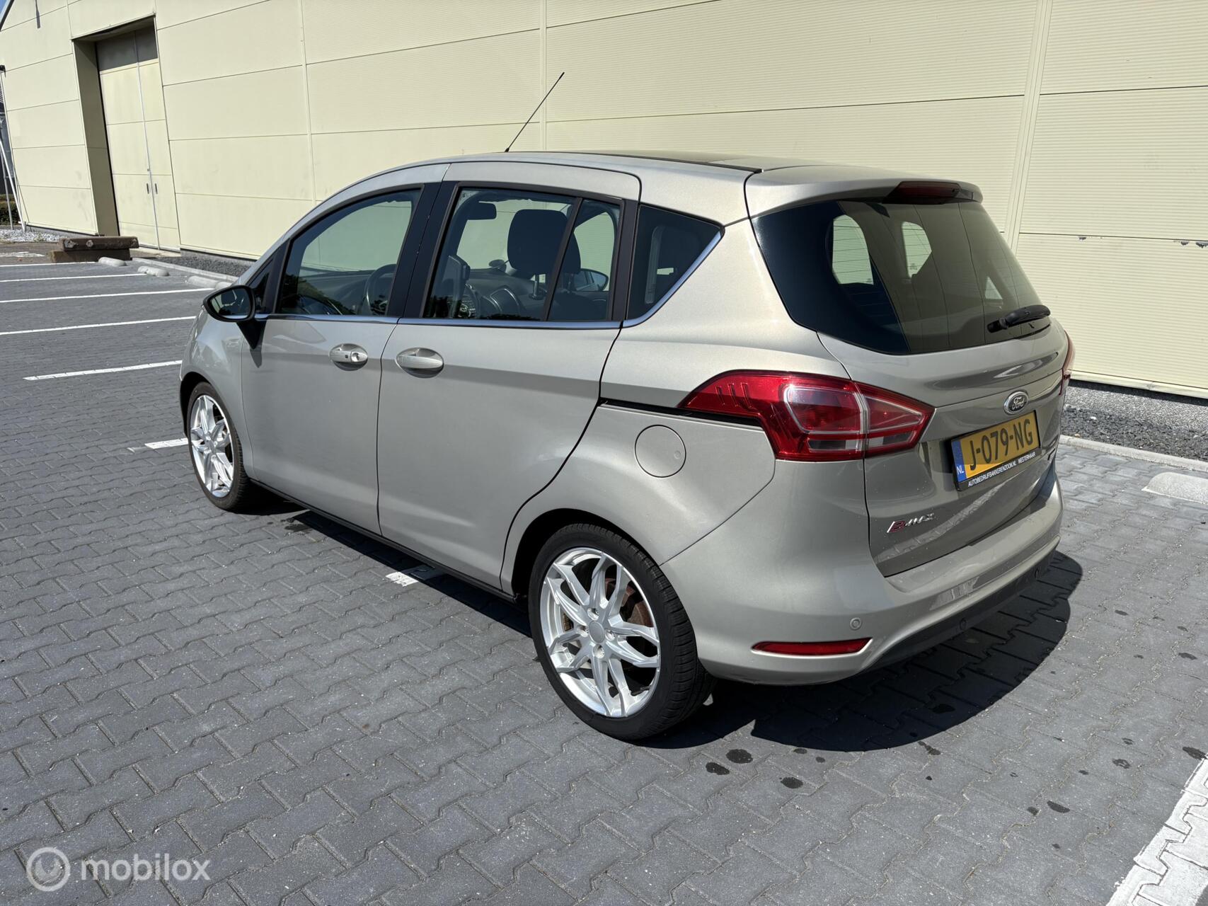 Foto van Ford B-max