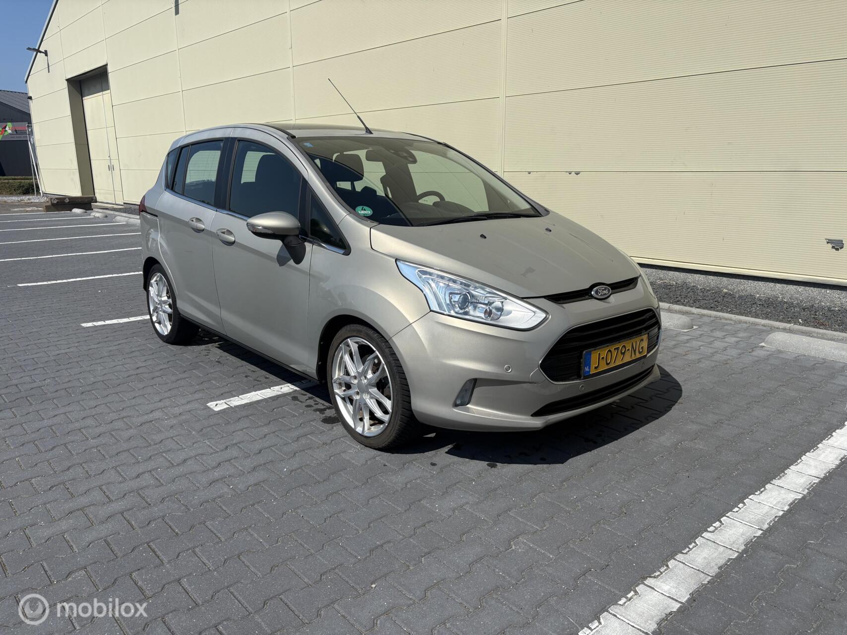 Foto van Ford B-max
