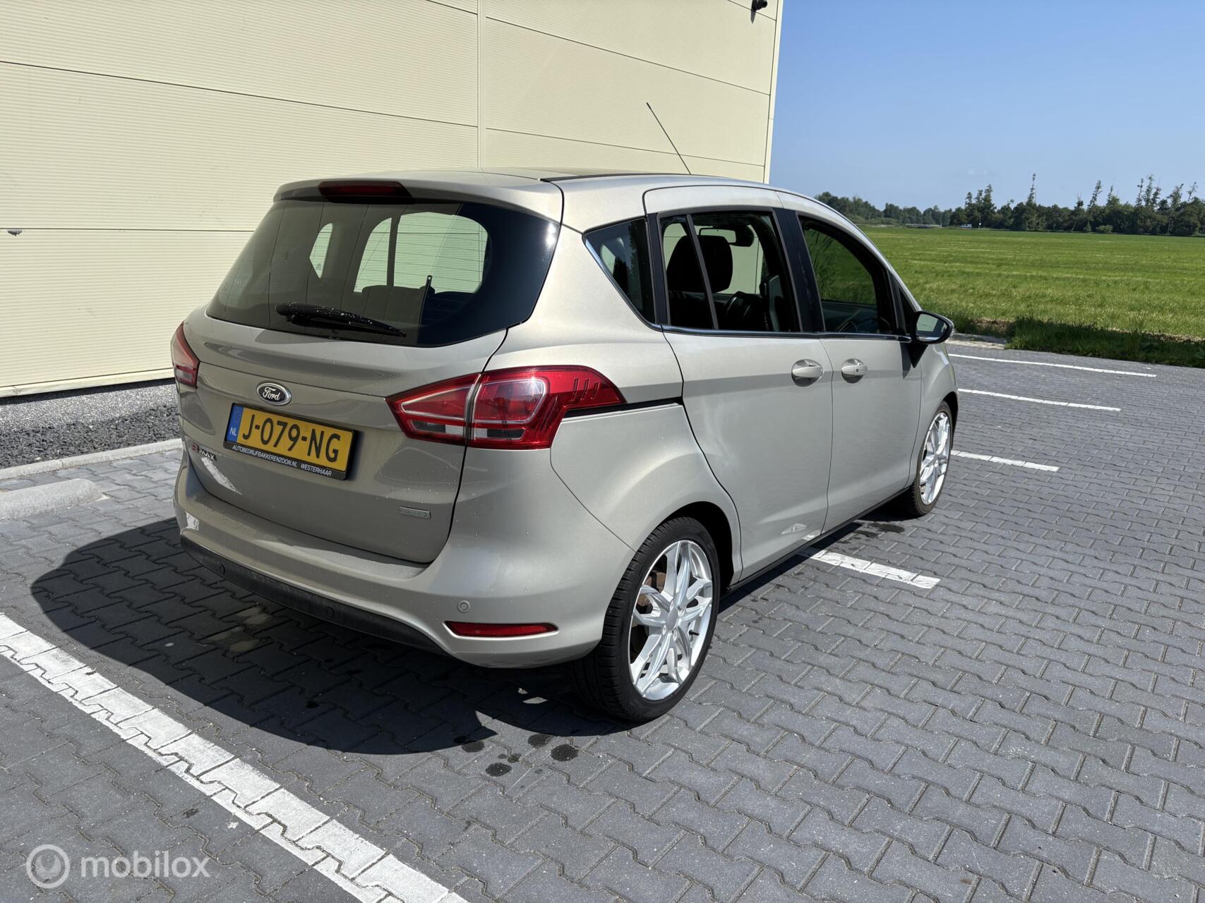 Foto van Ford B-max