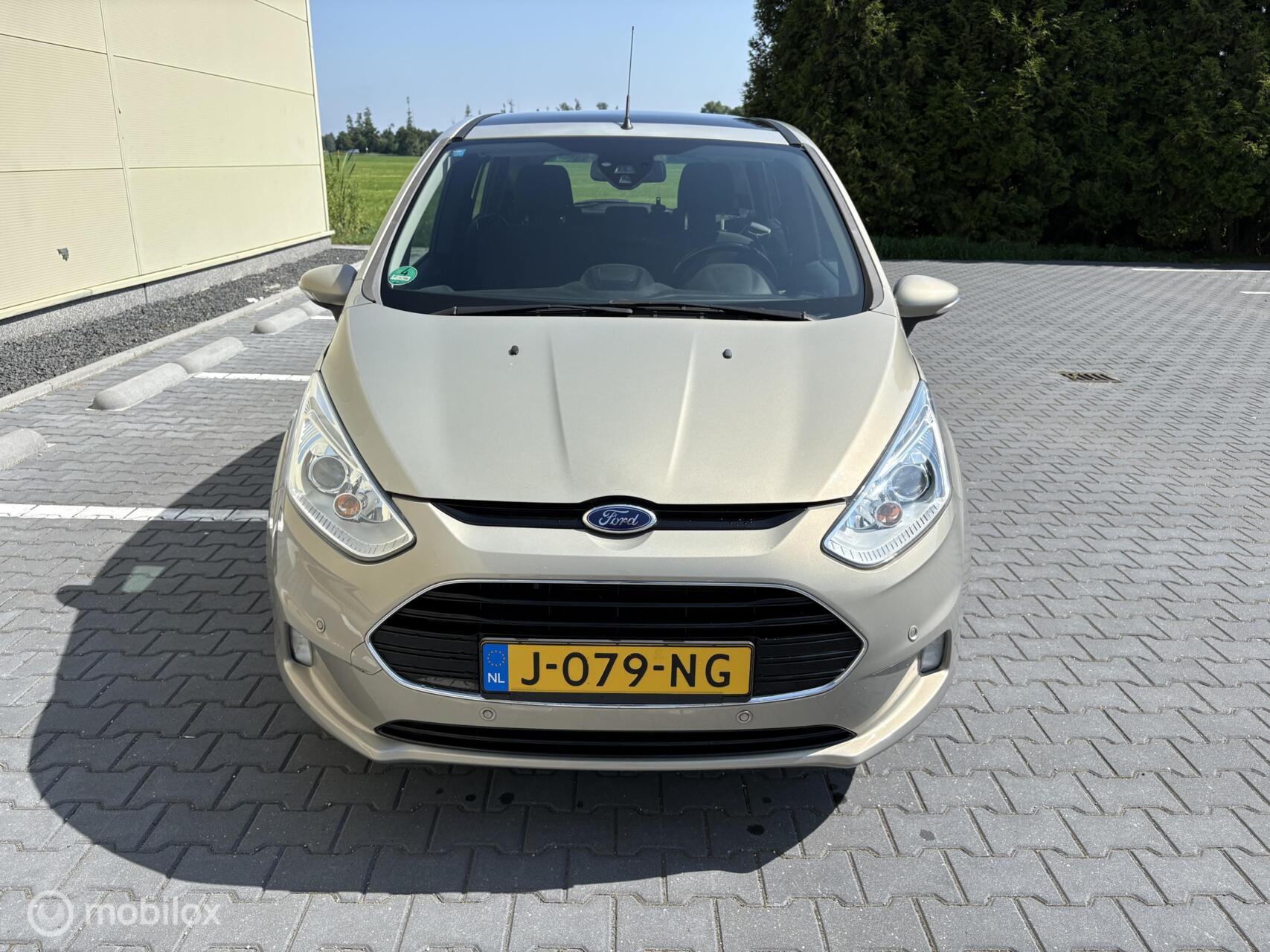 Foto van Ford B-max