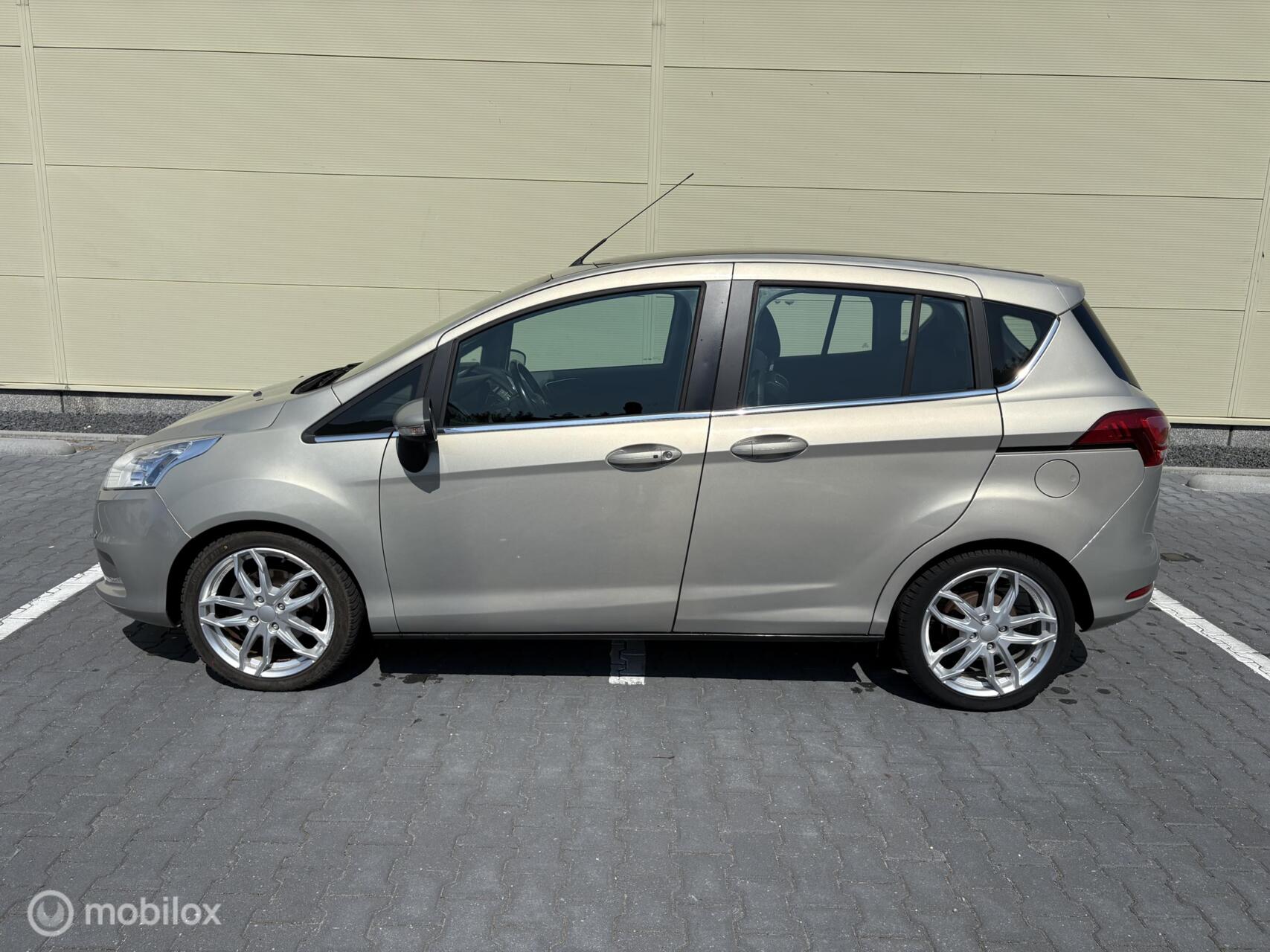 Foto van Ford B-max
