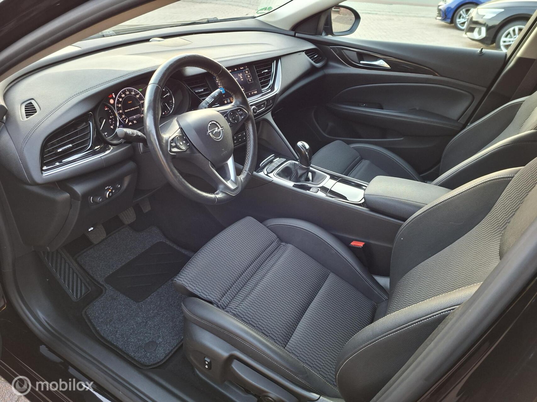 Foto van Opel Insignia Grand Sport