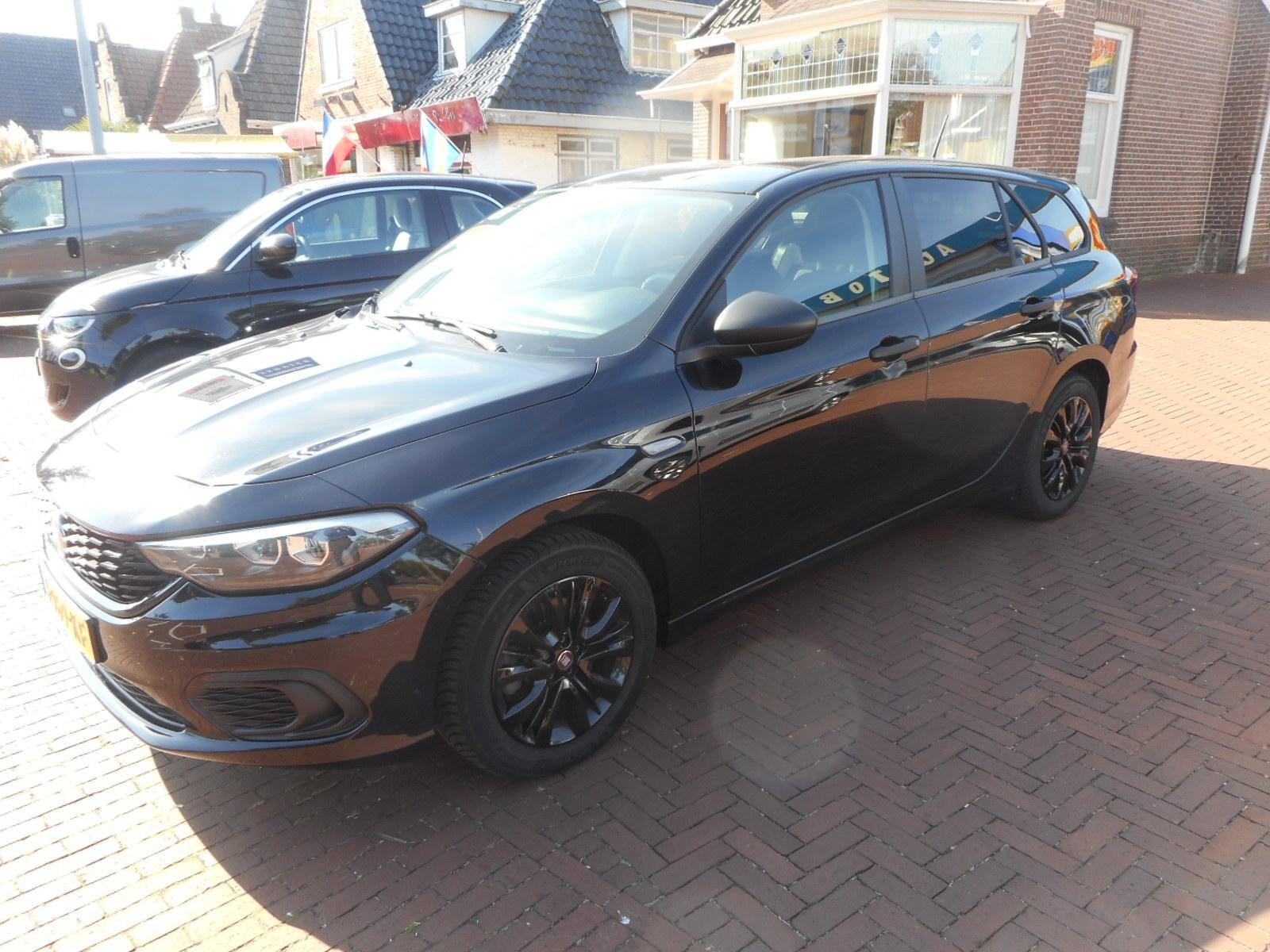 Fiat Fiat Tipo 1.4 Street  CRUISE CONTROL+NAVIGATIE+METALLIC+RESERVEWIEL 2020 - voorkant