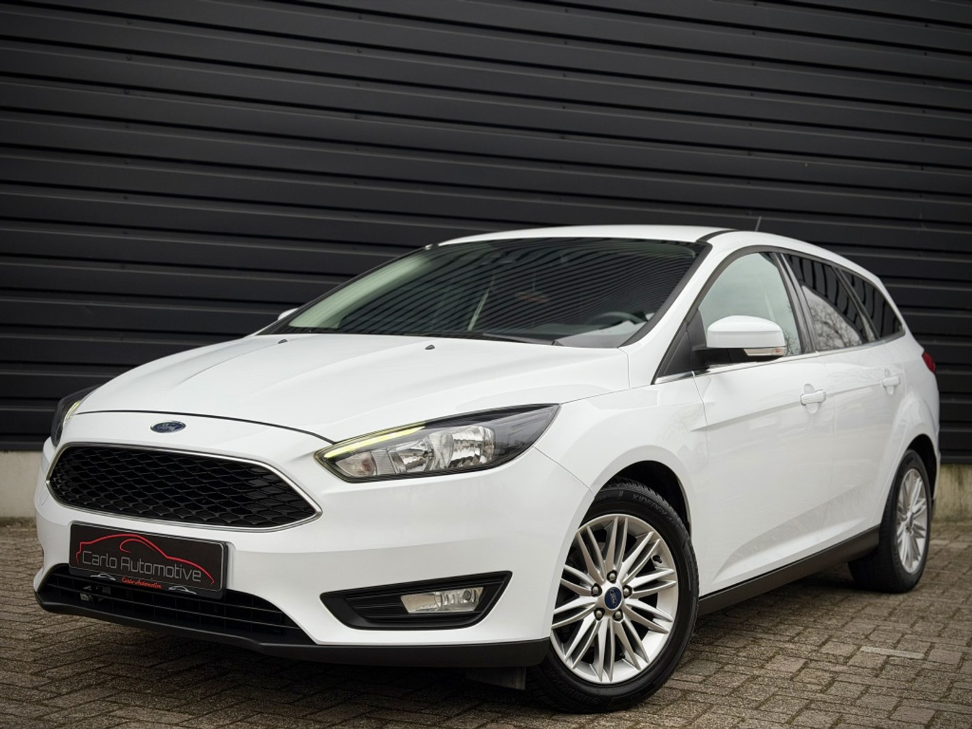 Ford Focus 1.0 Trend AUTOMAAT|BLINDSPOT|LANEASS|STUURVERW 2017 - voorkant