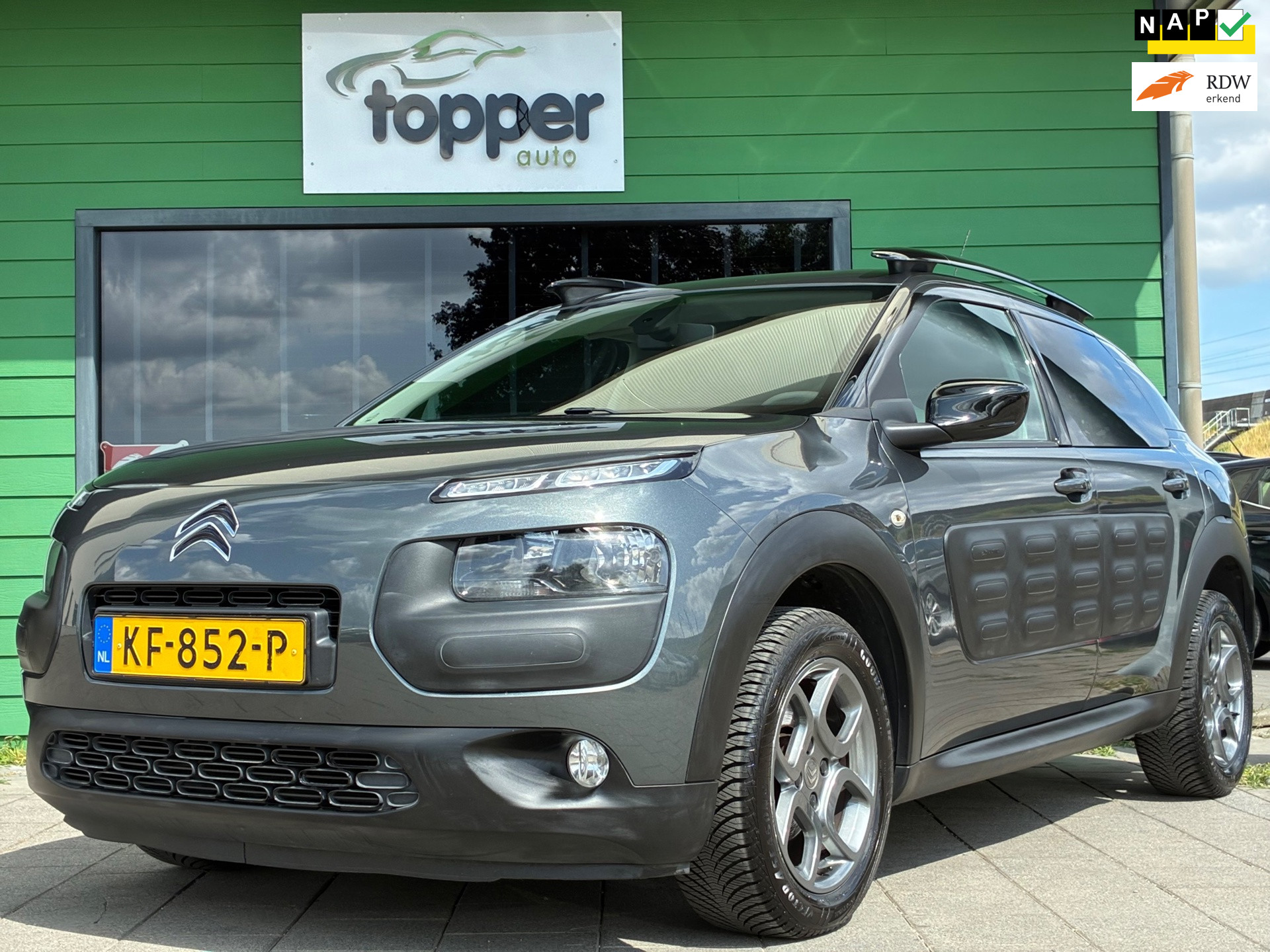 Citroen C4 Cactus 1.2 PureTech Shine|Navigatie|Camera|CruiseControl|Climatronic|Trekhaak| 2016 - voorkant