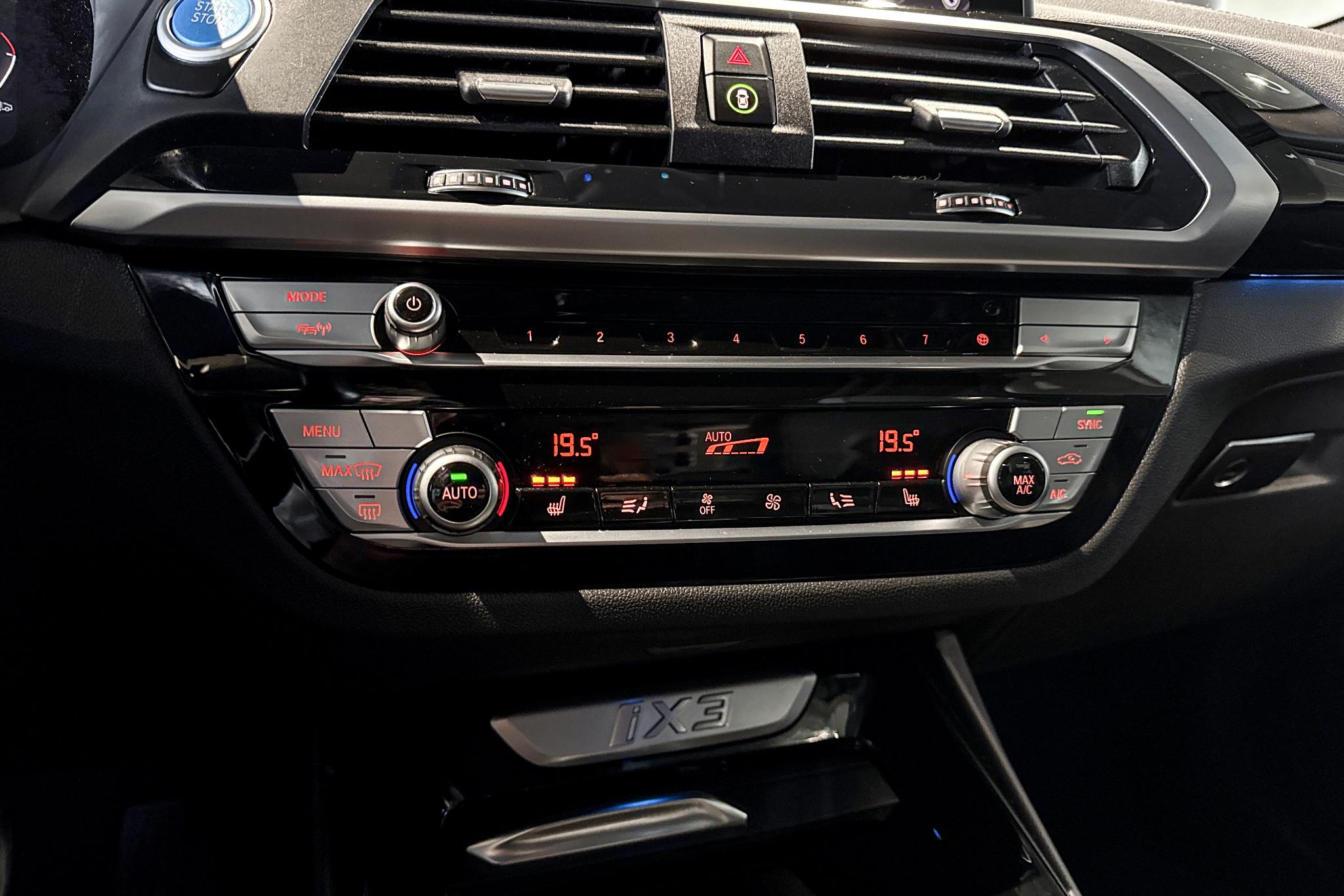 Foto van BMW Ix3