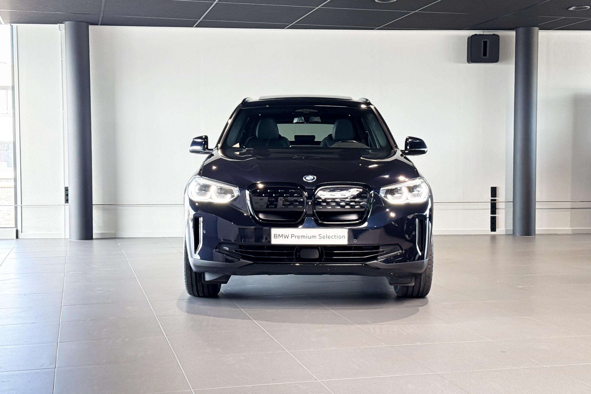 Foto van BMW Ix3