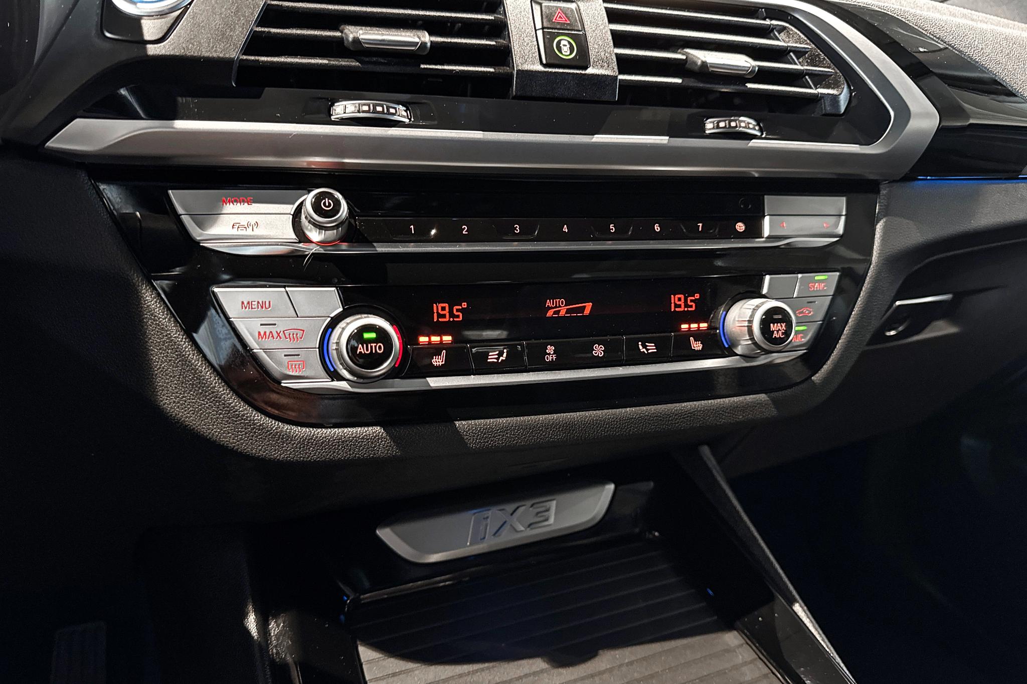 Foto van BMW Ix3
