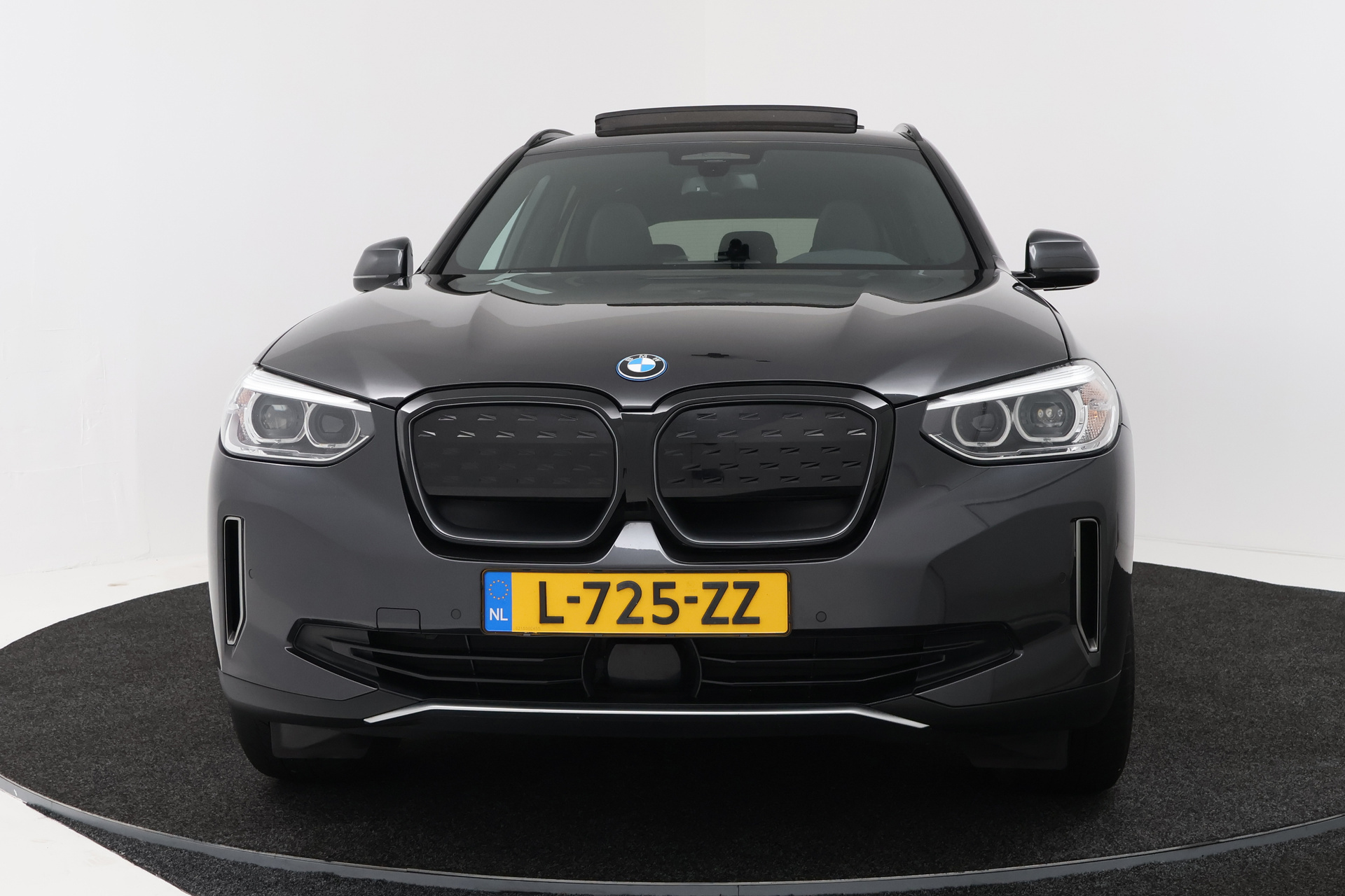 Foto van BMW Ix3