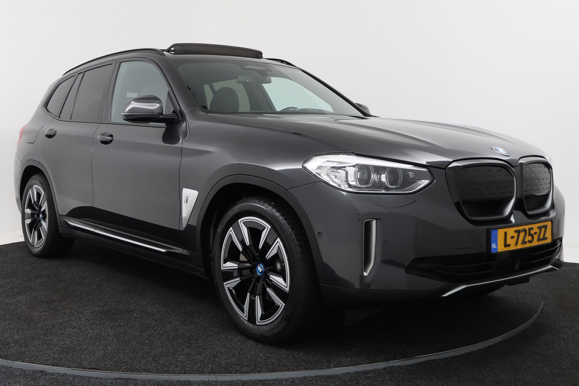 Foto van BMW Ix3