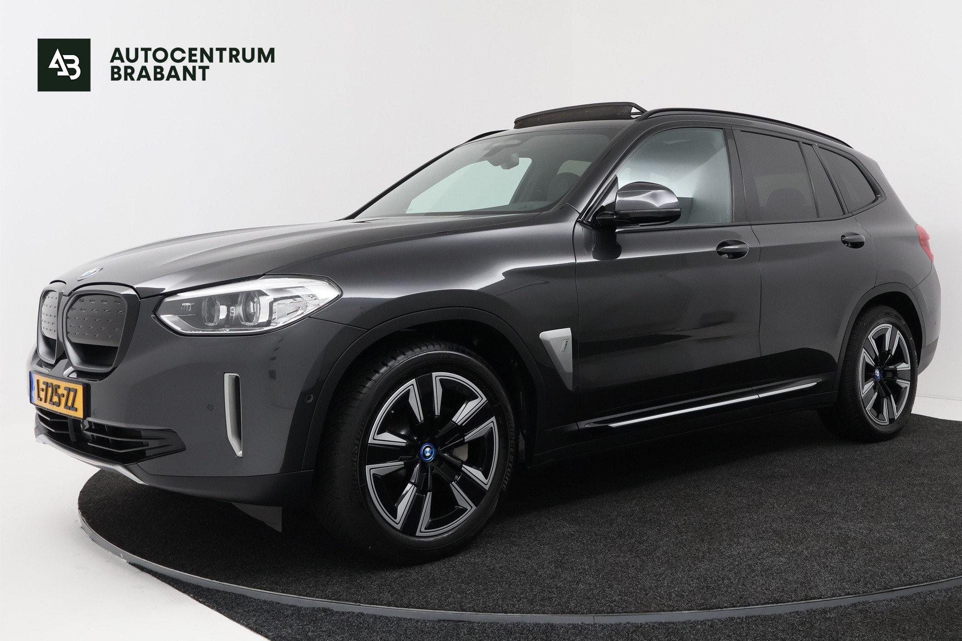 BMW Ix3 Executive 80 kWh (PANORAMADAK, MEMORY SEATS, AUTOPILOT, CAMERA, 1e EIGENAAR, DEALER ONDERHOUDEN) 2021 - voorkant