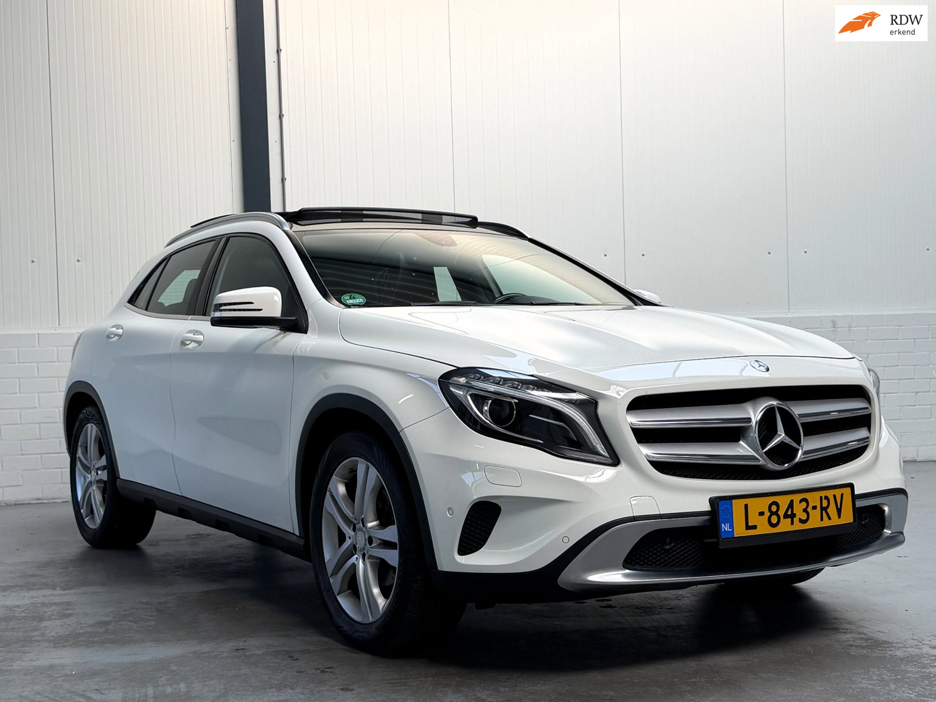 Mercedes-Benz Gla-klasse 180 Prestige 2015 - voorkant