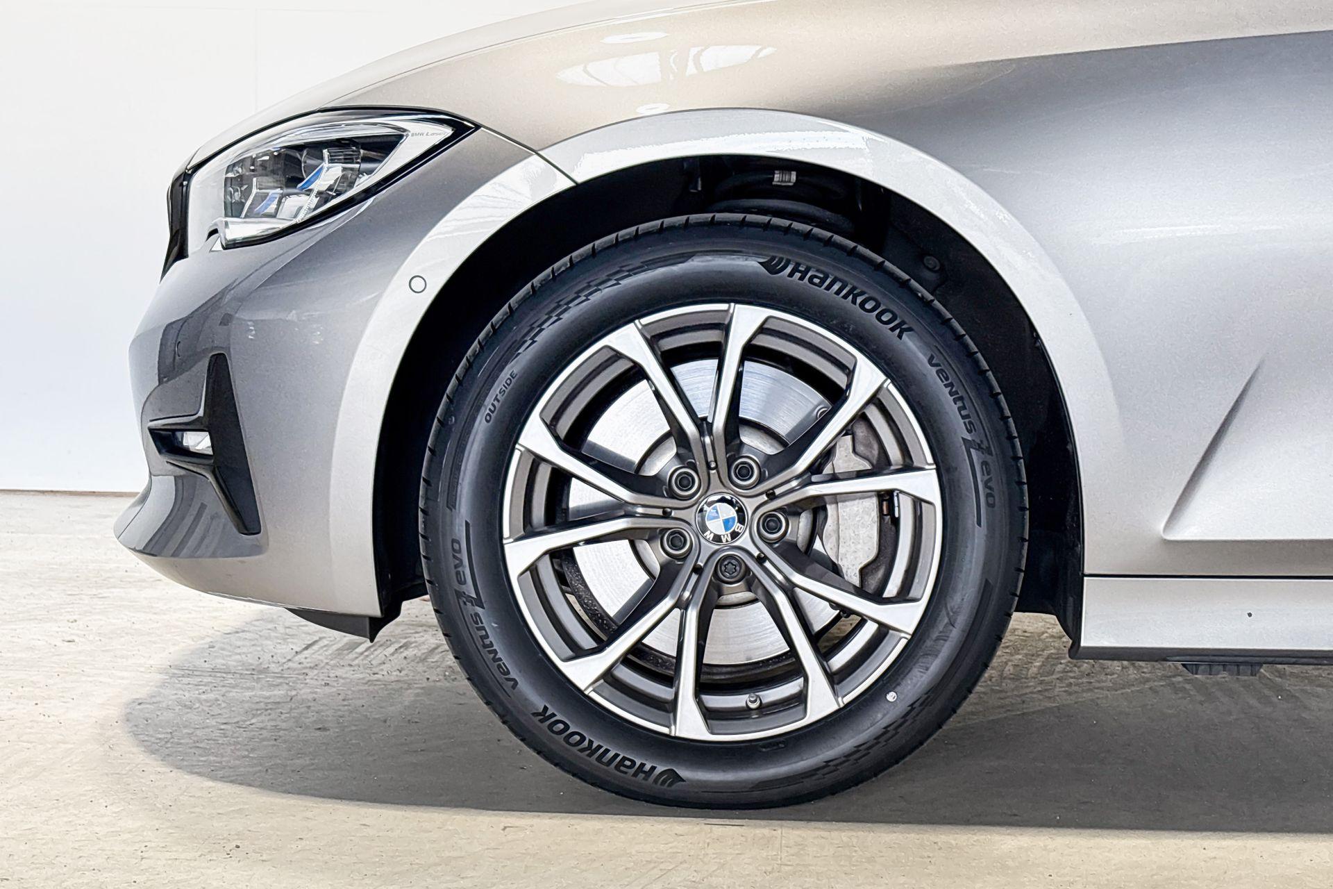 Foto van BMW 330i xDrive