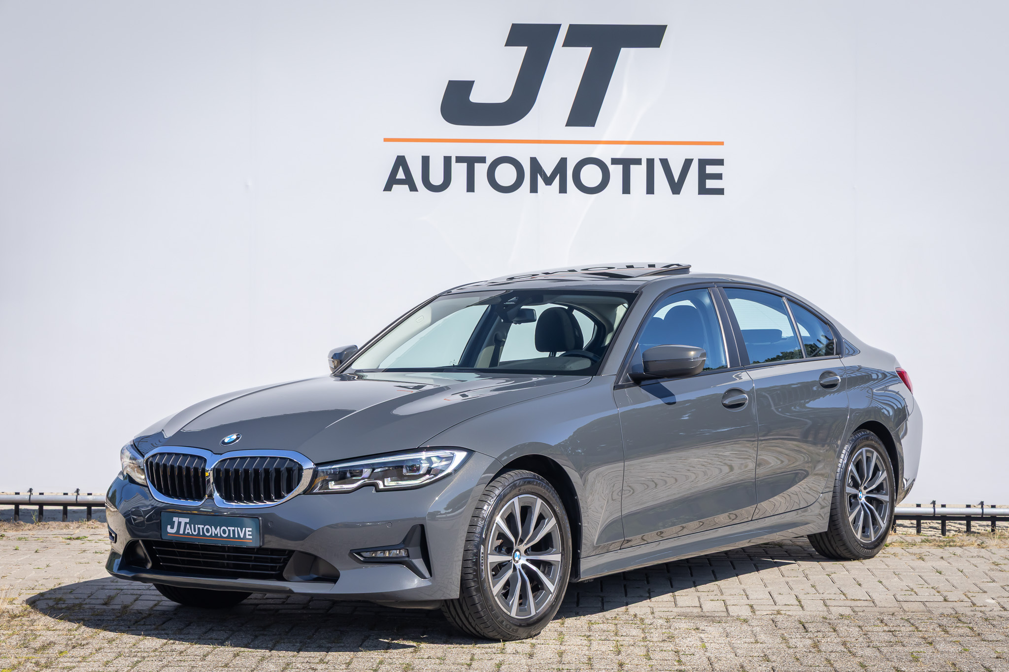 BMW 318i Business edition nlauto pano | pdc | cruise control | klimaat control | Carplay | dab 2022 - voorkant