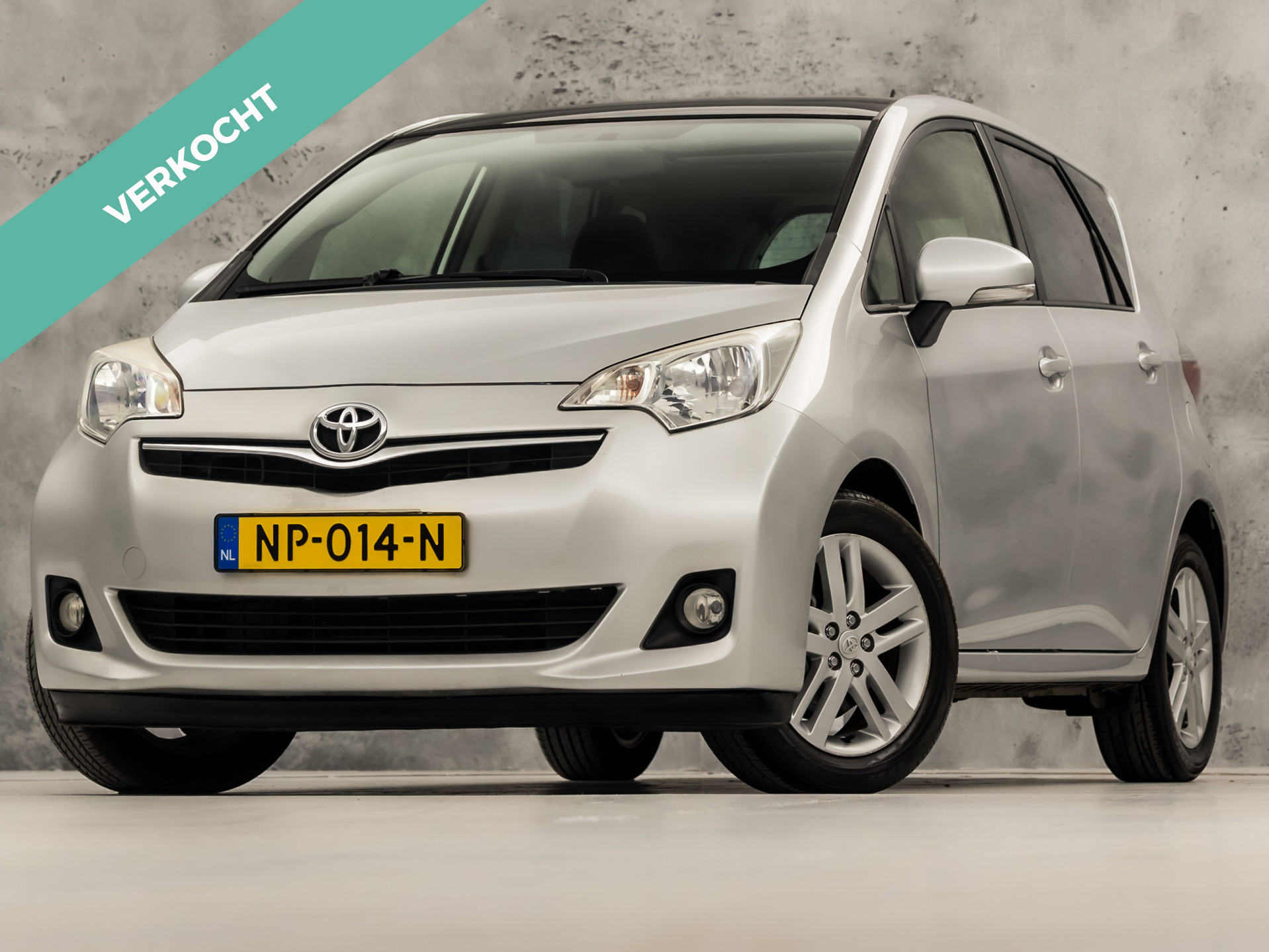 Toyota Toyota Verso-s 1.3 VVT-i Dynamic 2014 - voorkant