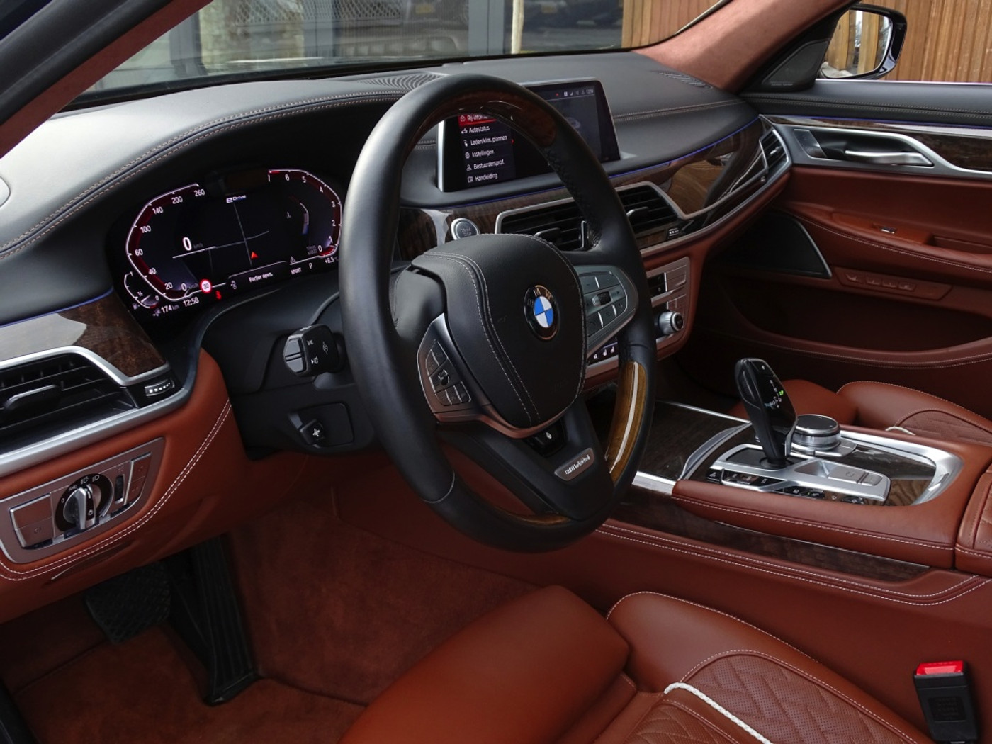 Foto van BMW 745e