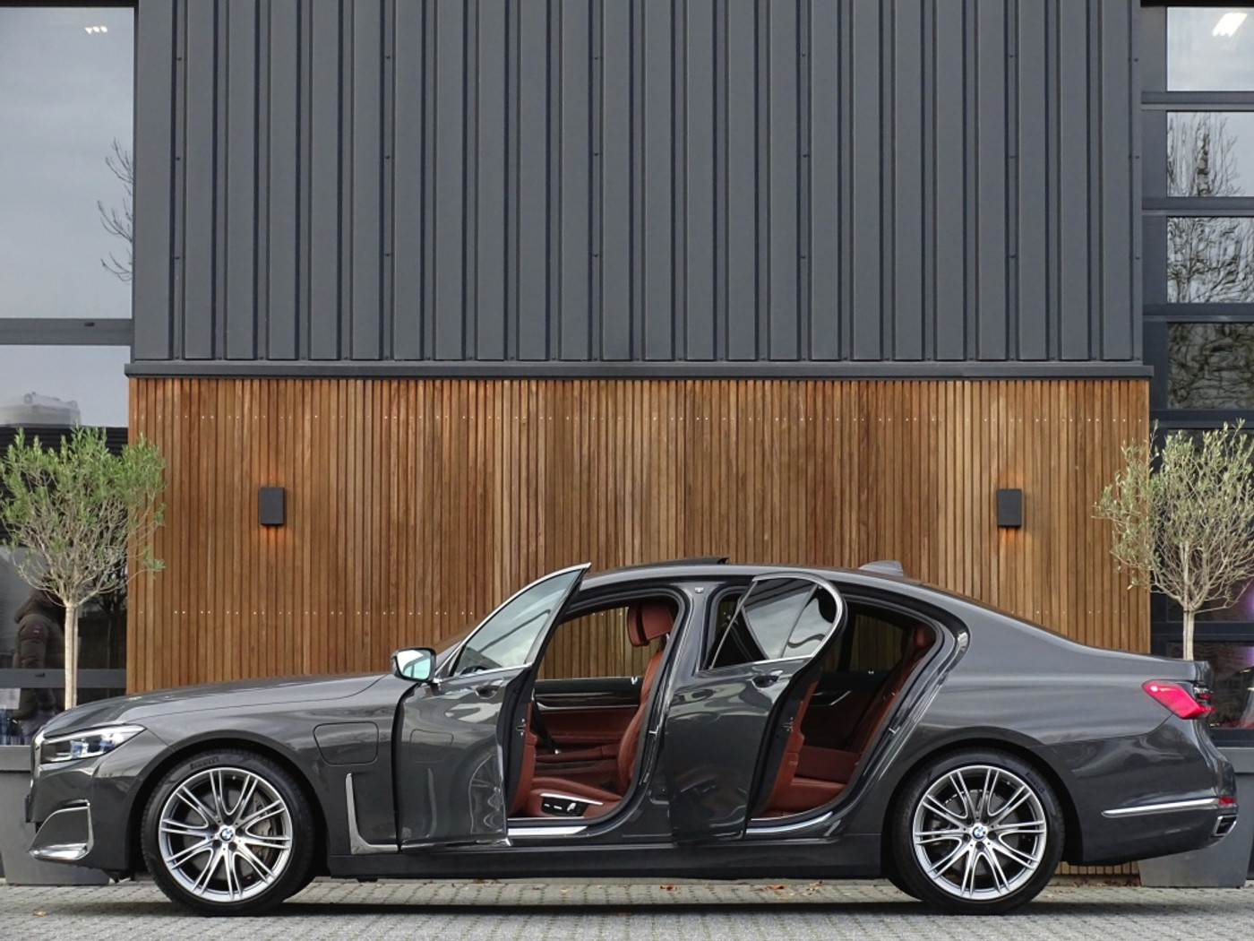 Foto van BMW 745e
