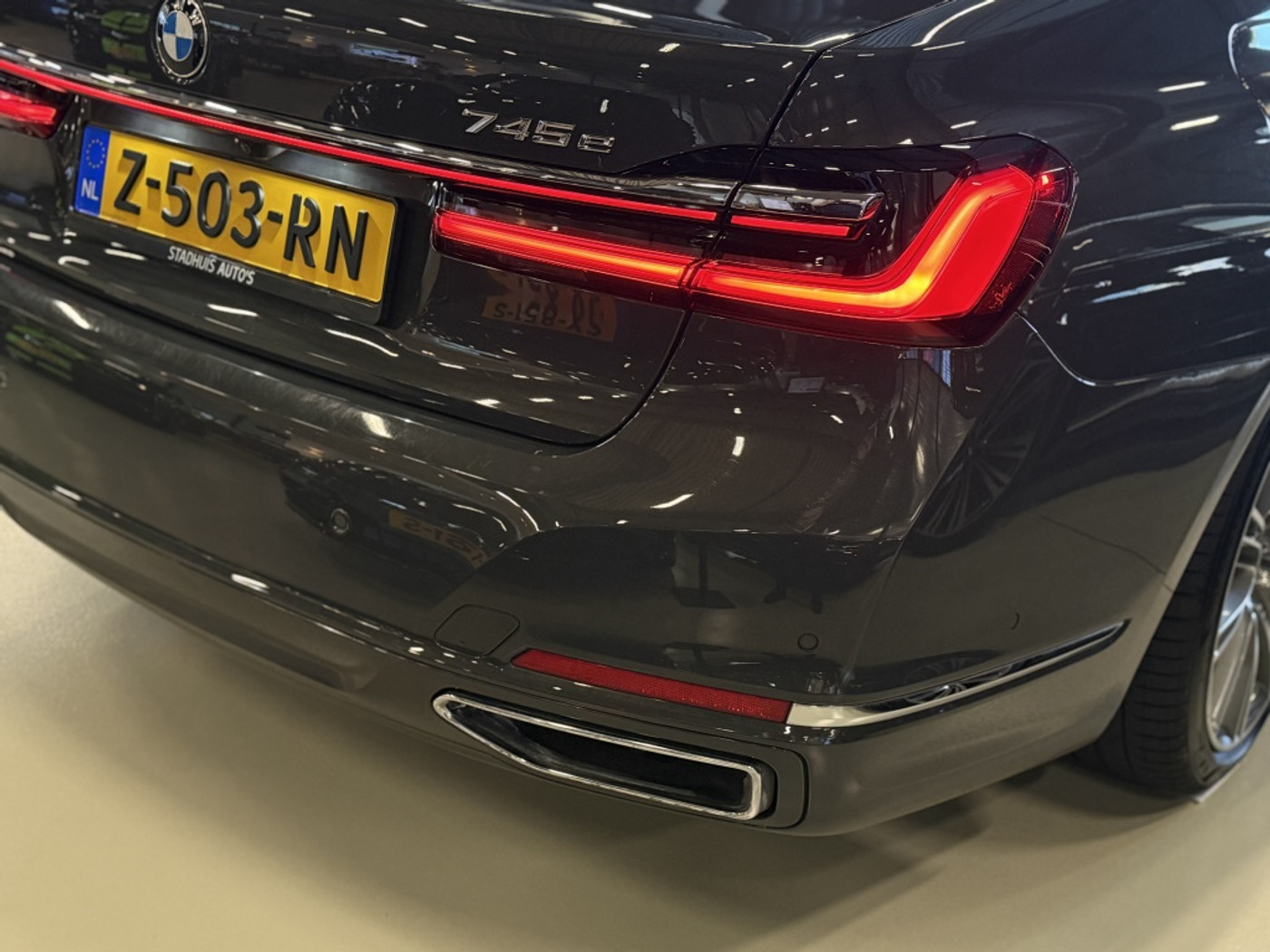 Foto van BMW 745e