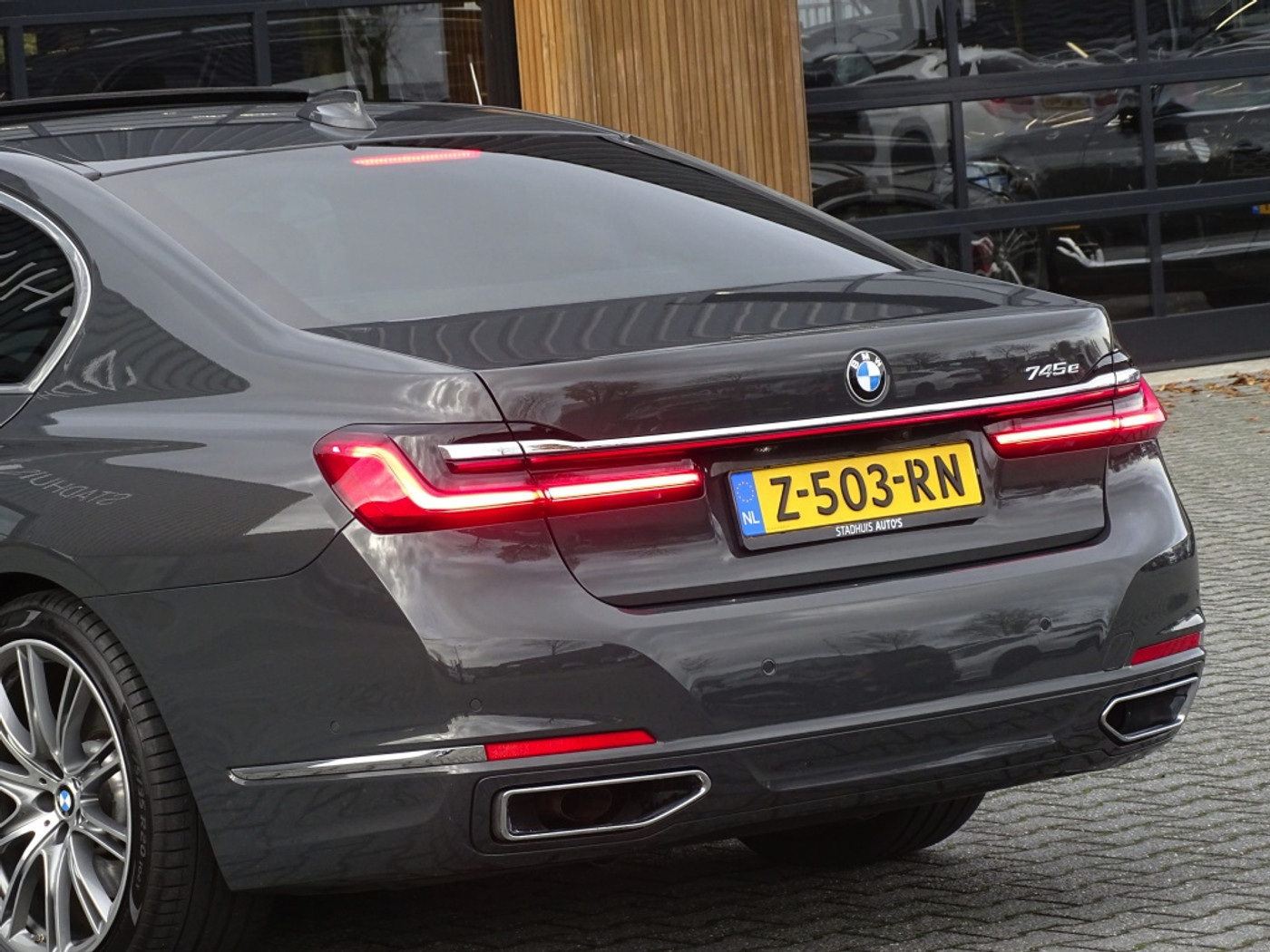 Foto van BMW 745e