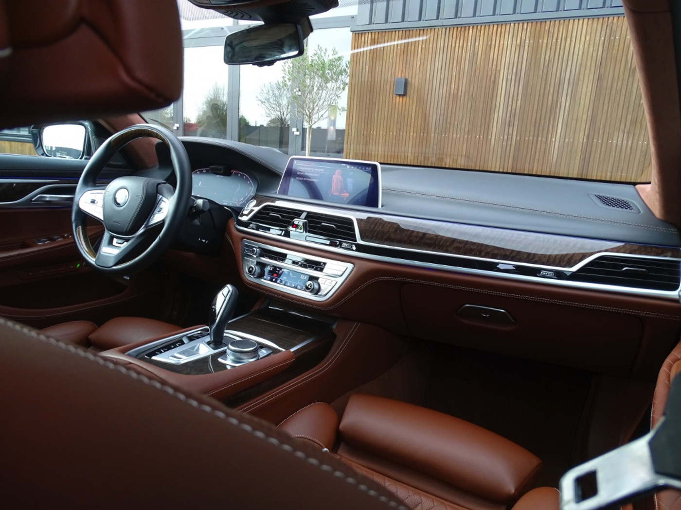 Foto van BMW 745e