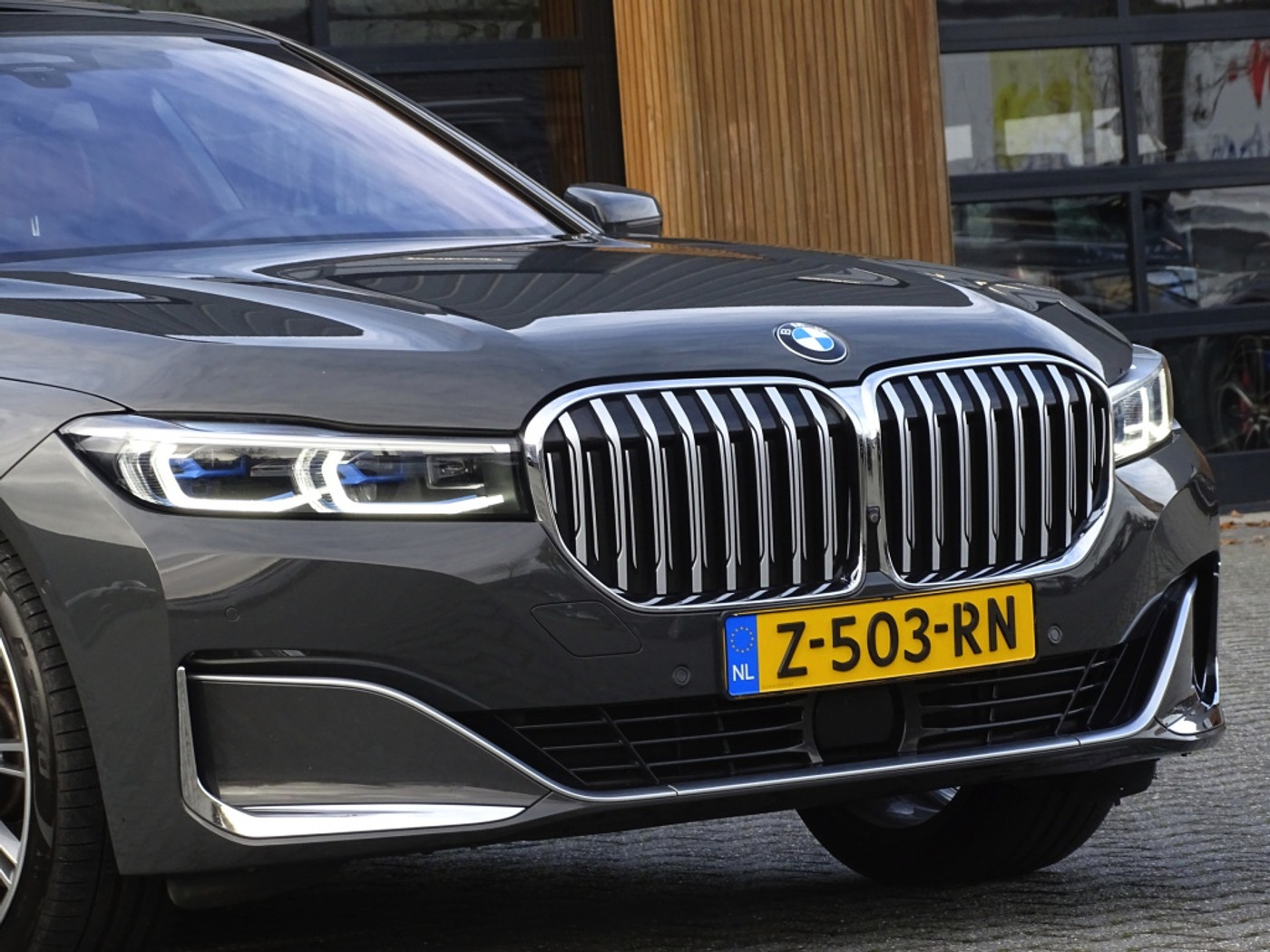 Foto van BMW 745e