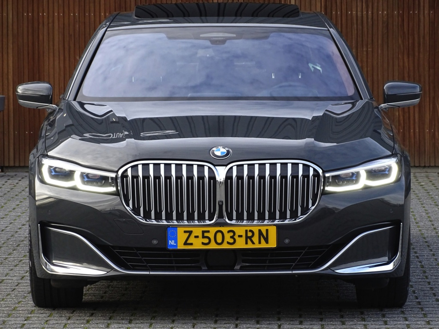 Foto van BMW 745e