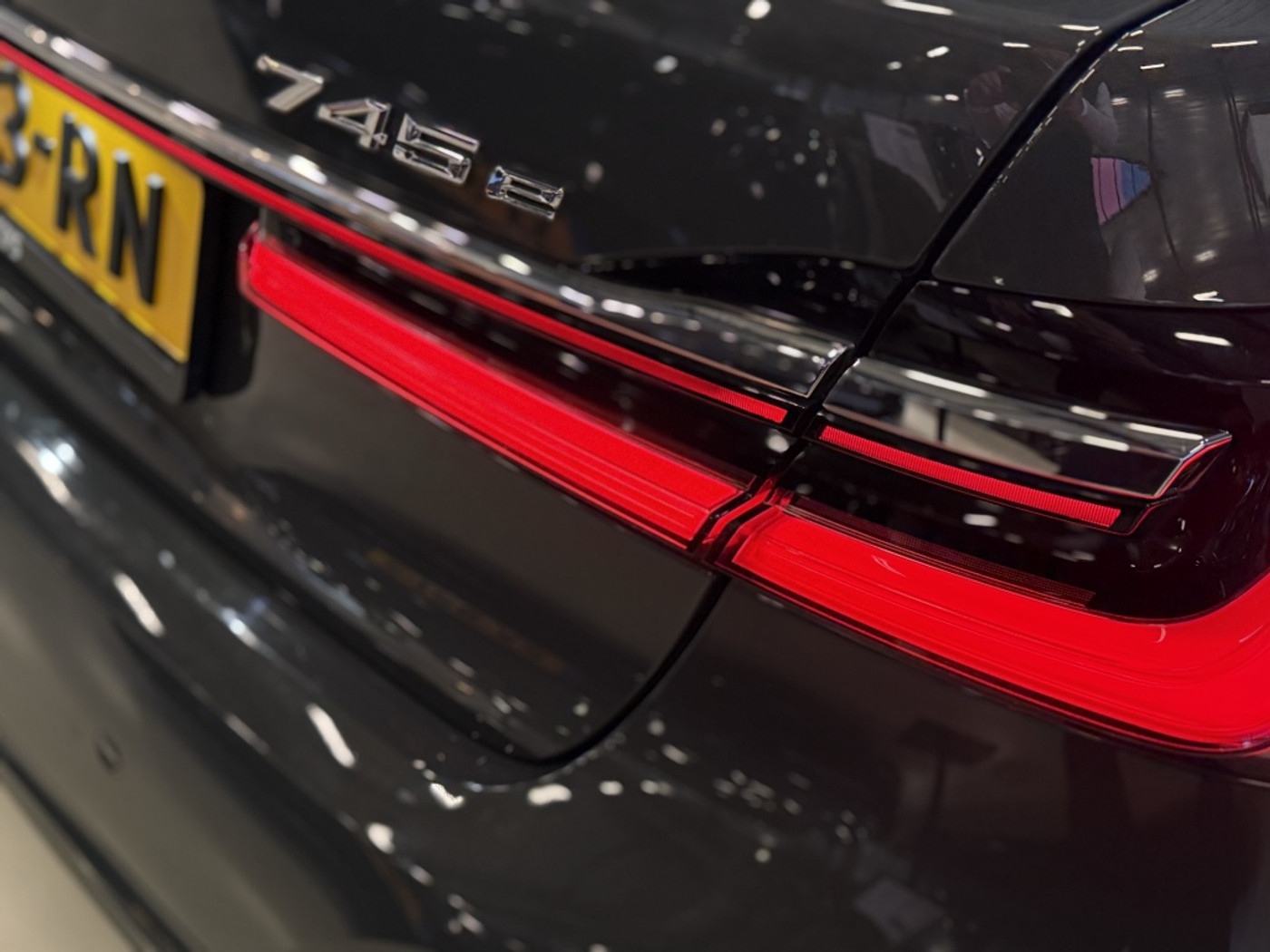 Foto van BMW 745e