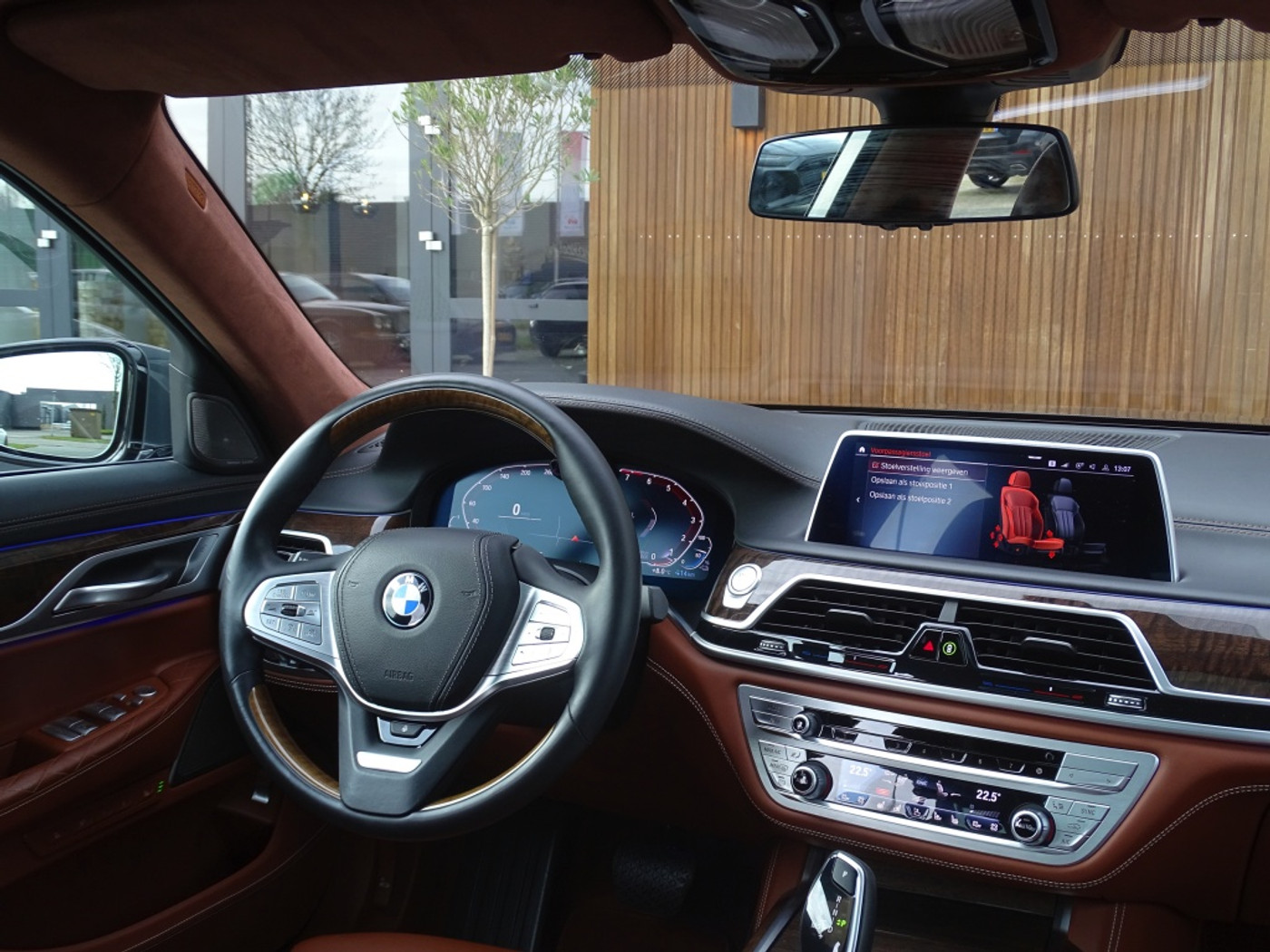 Foto van BMW 745e