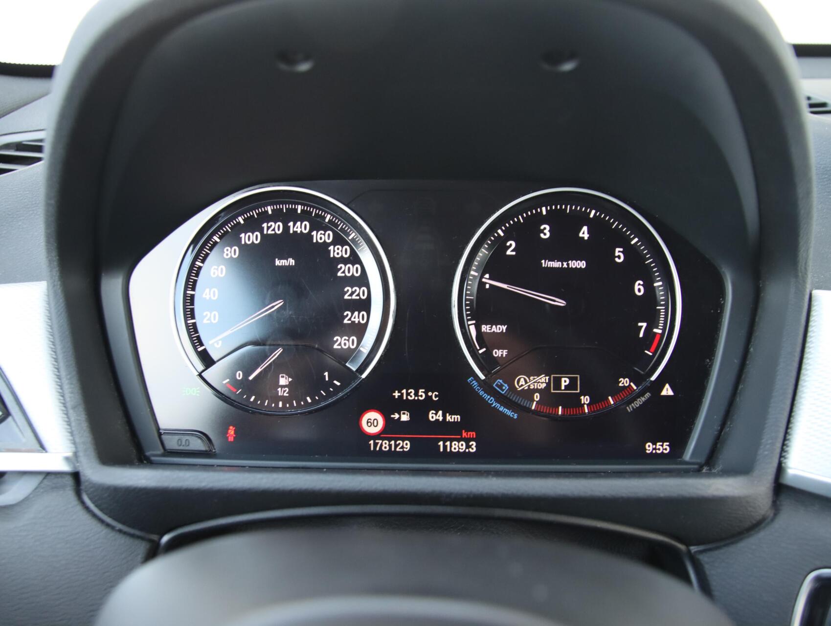 Foto van BMW X1 Sdrive18i