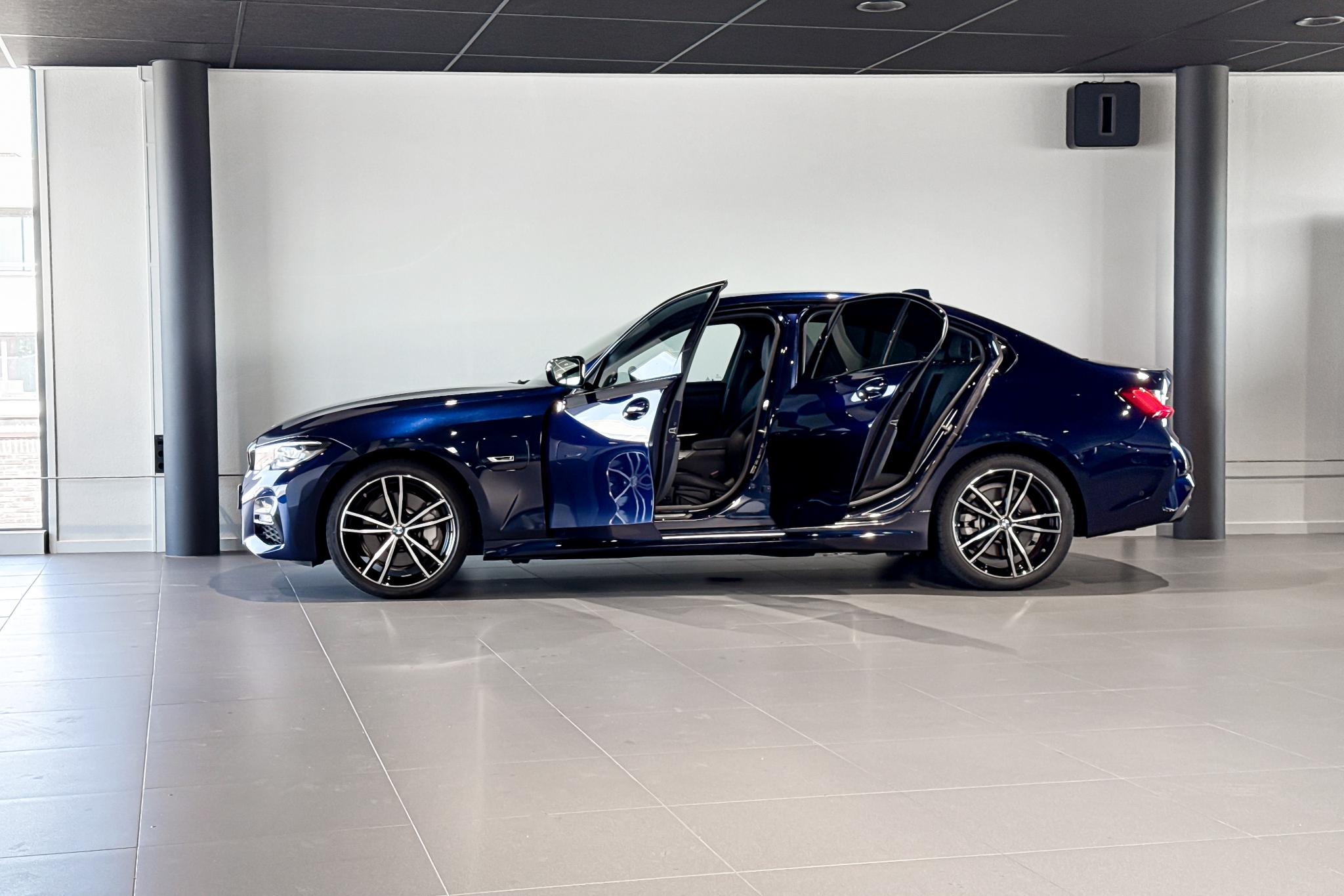 Foto van BMW 330e