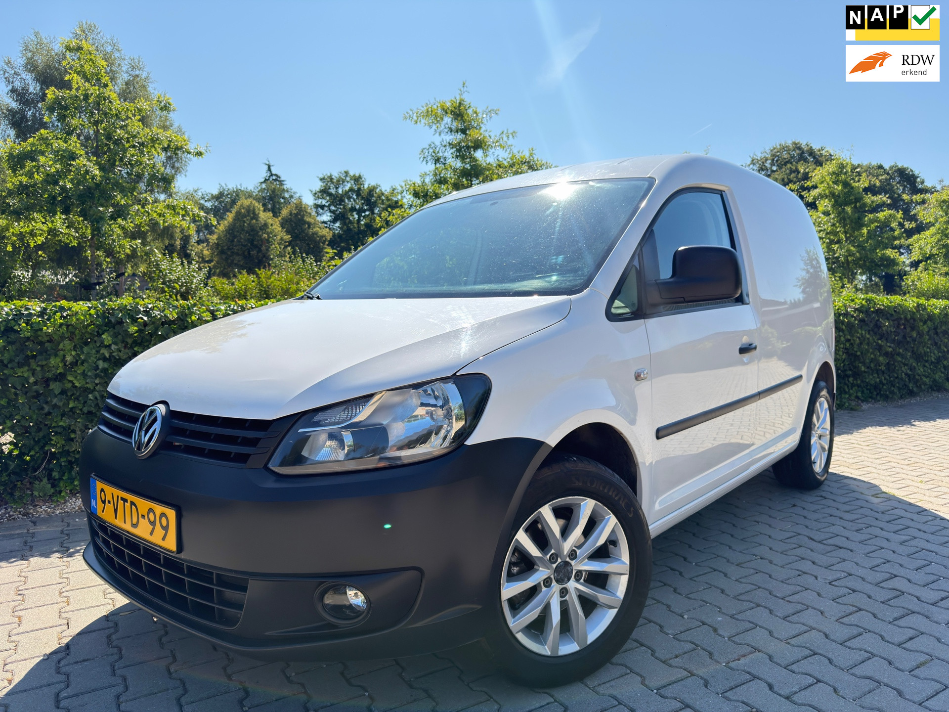 Volkswagen Caddy 1.6 TDI , Airco /Elec.Pakket / Schuifdeur Rechts / 16" Lm velgen / Trekhaak. 2012 - voorkant
