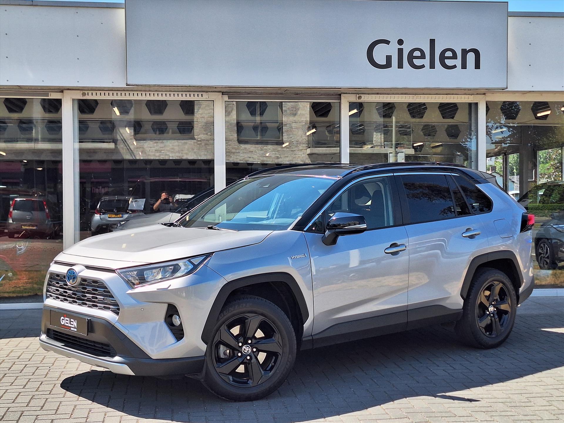 Toyota Toyota Rav4 2.5 Hybrid Bi-Tone | Trekhaak, Dodehoekherkenning, Parkeersensoren, Stoel + Stuurverwarming 2020 - voorkant