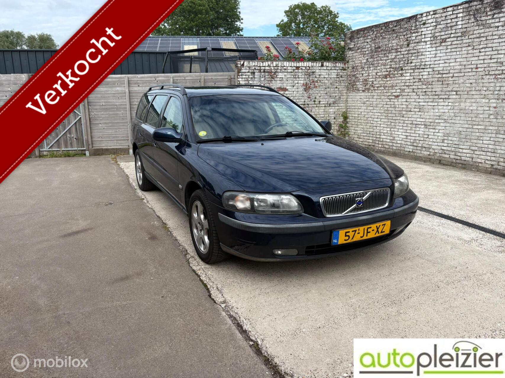 Volvo V70 2.4 Comfort Line, airco, trekhaak, automaat 2002 - voorkant