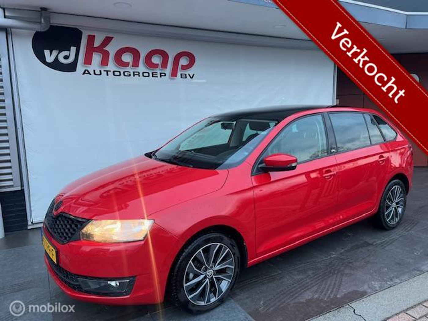 Skoda Rapid 1.2 TSI black edition NIEUWE APK 2016 - voorkant