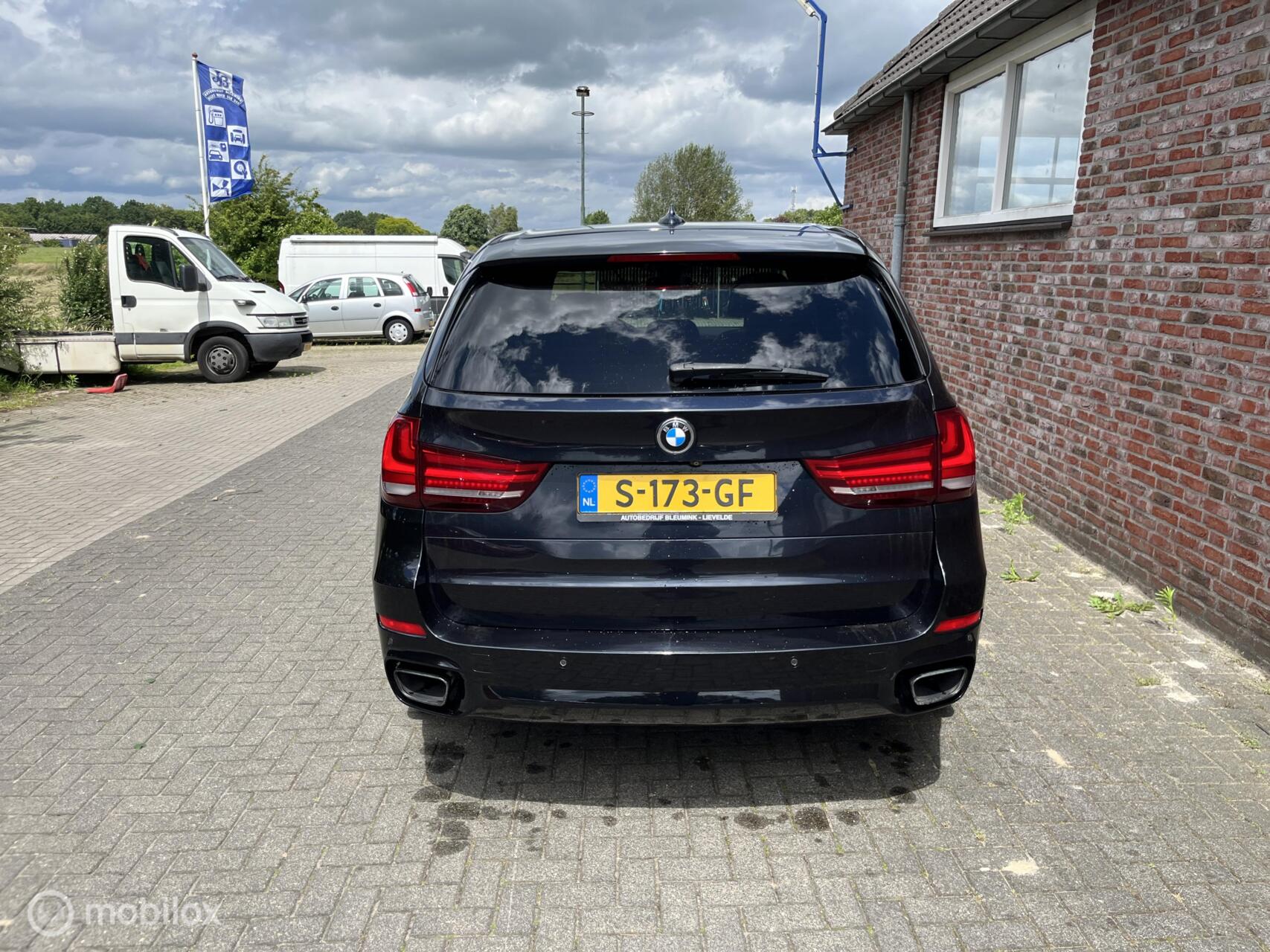 Foto van BMW X5 M50d