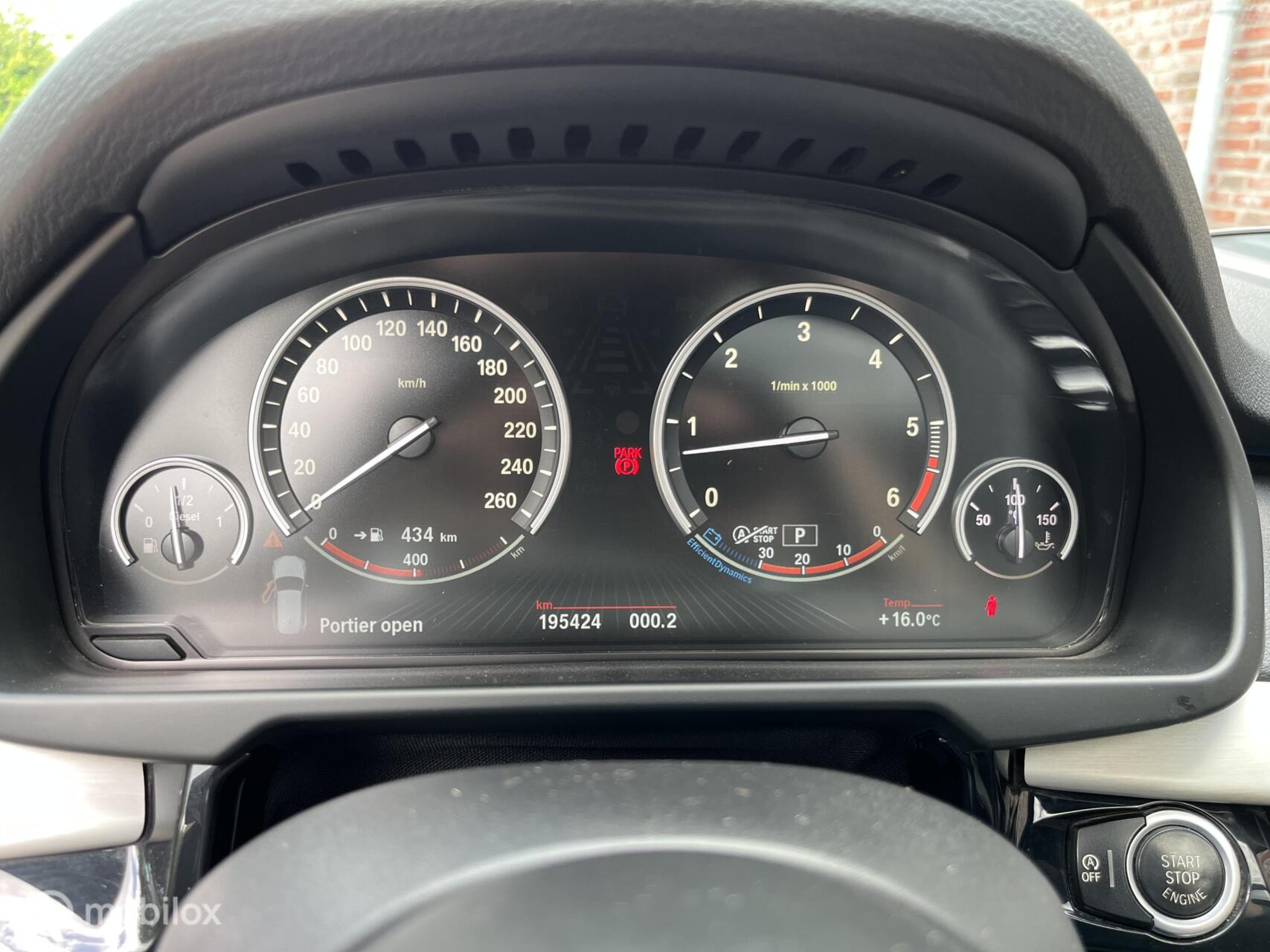 Foto van BMW X5 M50d
