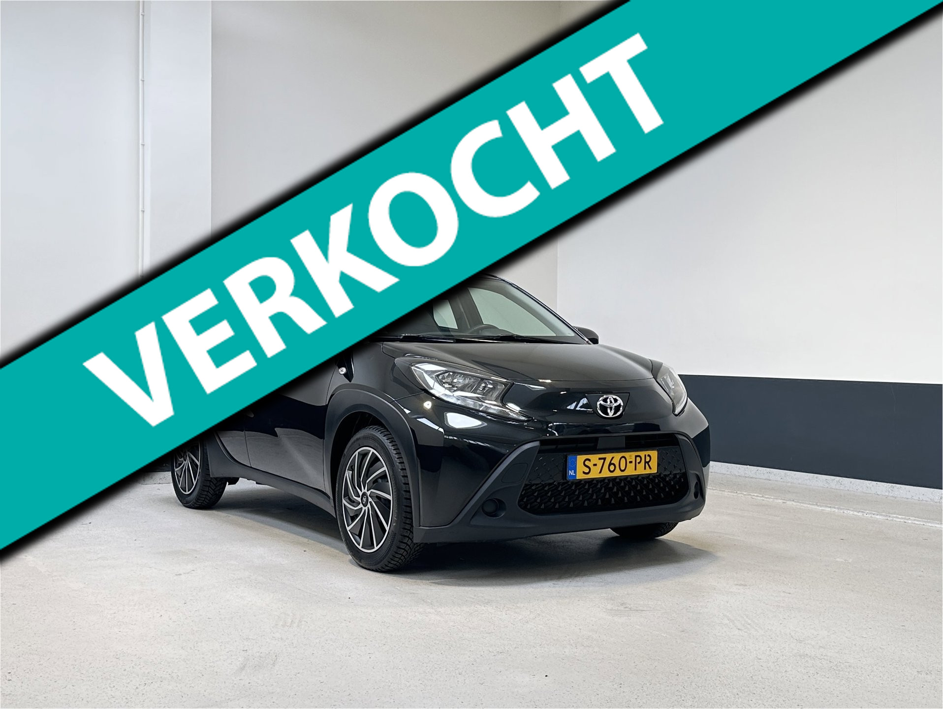 Toyota Toyota Aygo X 1.0 VVT-i MT Play |Apple Carplay/ Android auto | Bluetooth | Camera| NL | 1 Eig | 2023 - voorkant