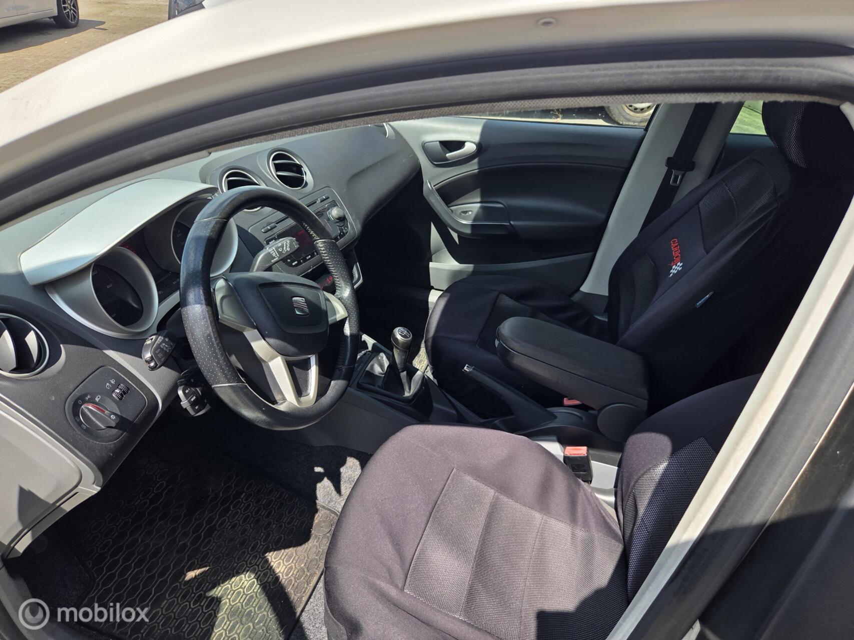 Foto van Seat Ibiza ST